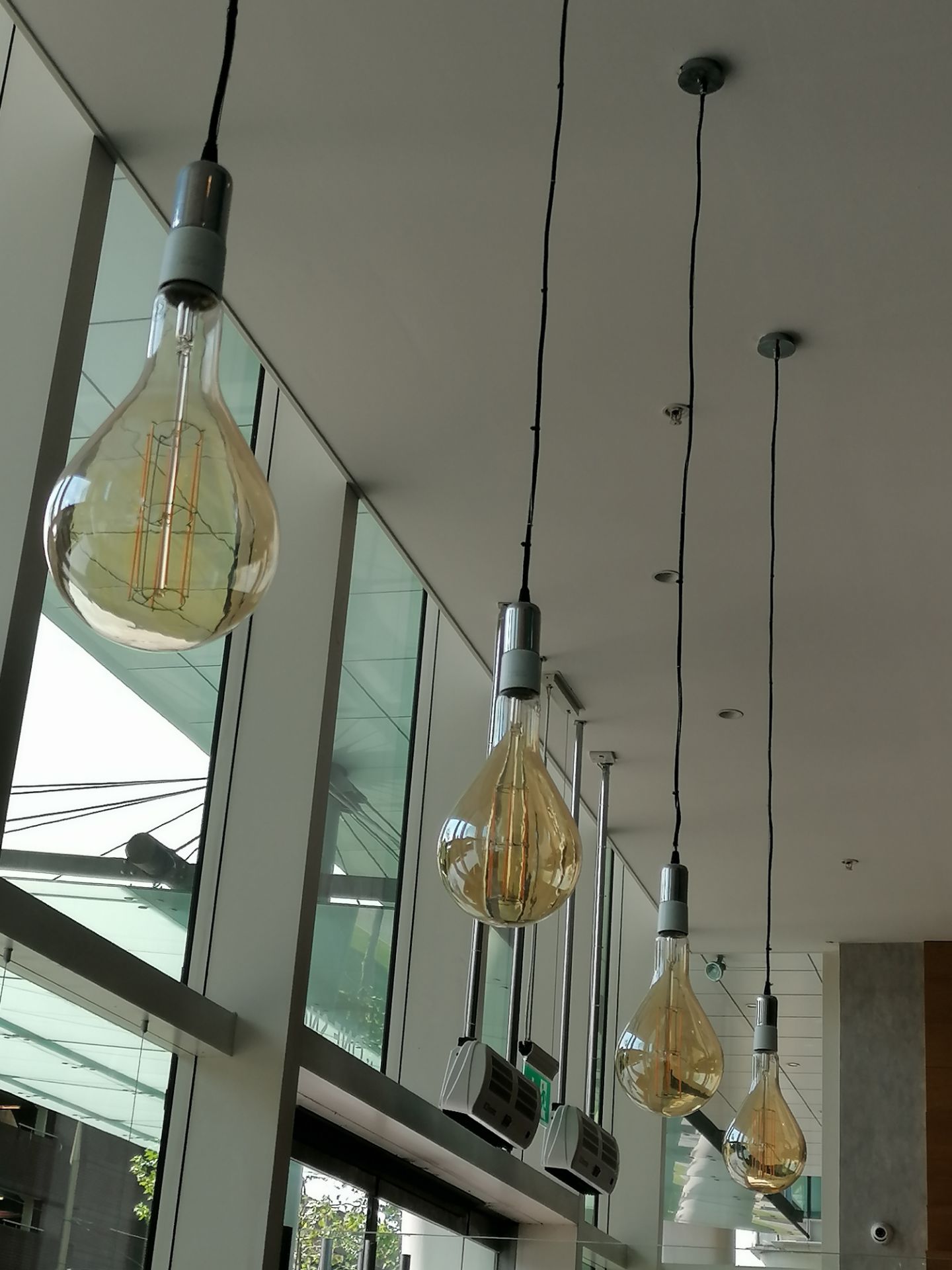 4 X Old fashioned pendant lights with decorative bulb (This lot is subject to ¬ £20 removal charge - Image 3 of 4