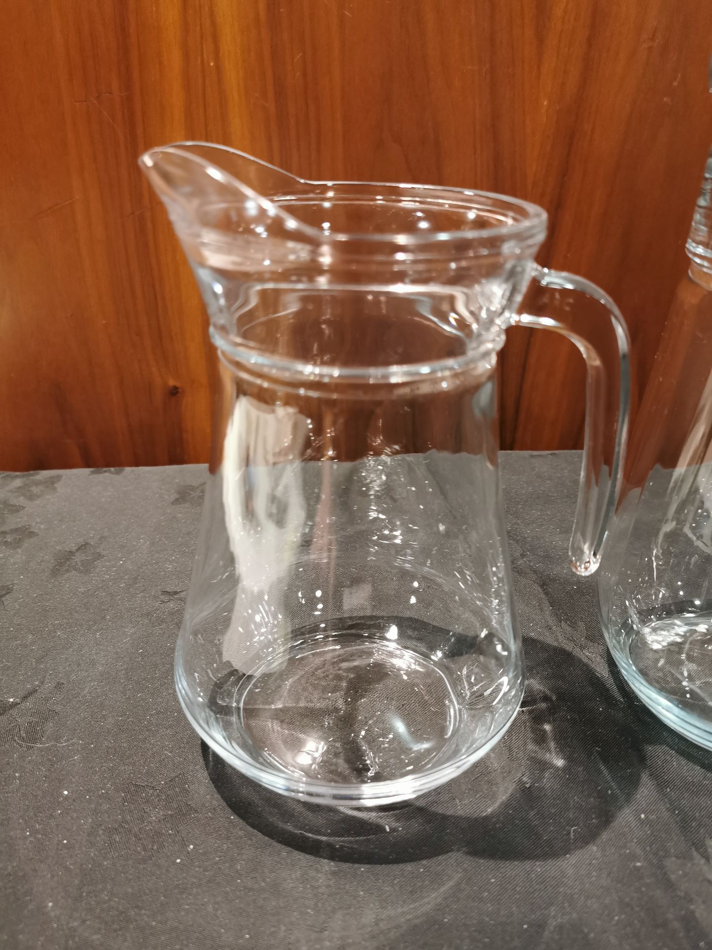 14 x Glass jug in two sizes - Image 4 of 4