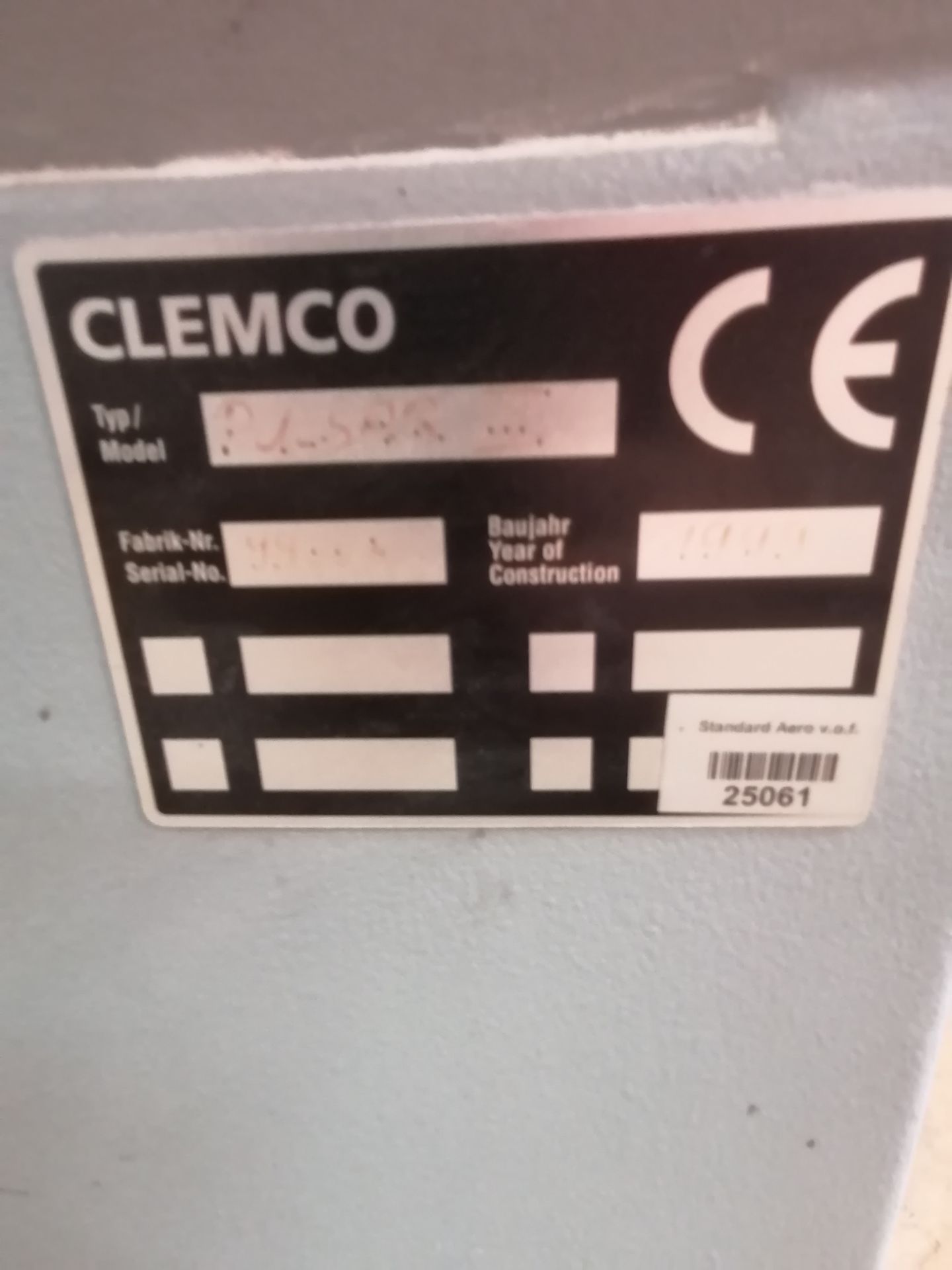 Clemco Pulsar 3 suction blast cabinet with built in media dust collector - Image 5 of 5