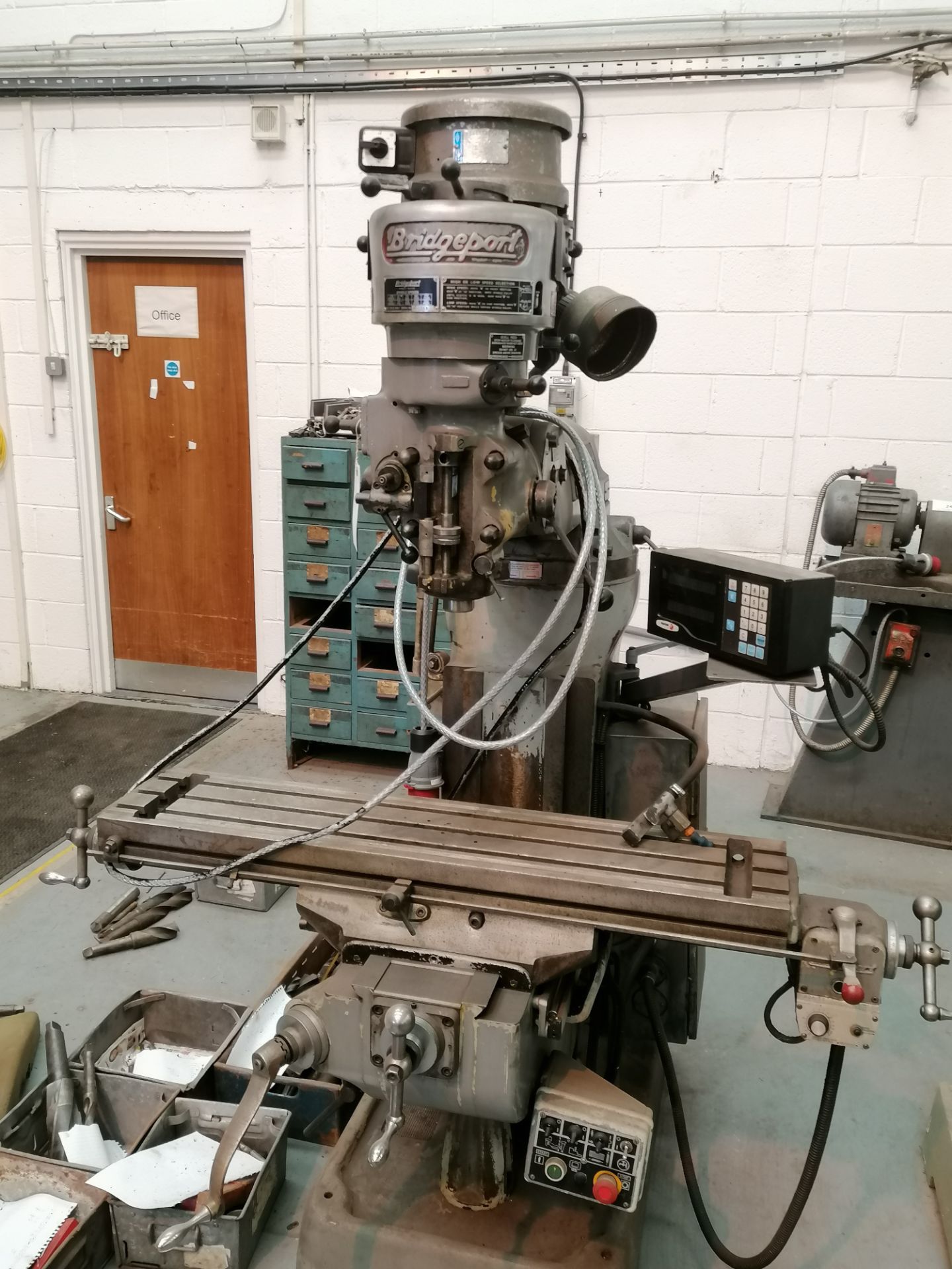 Bridgeport Textron 2 axis milling machine with Fagor digital read out and rise and fall bed Serial - Image 2 of 5