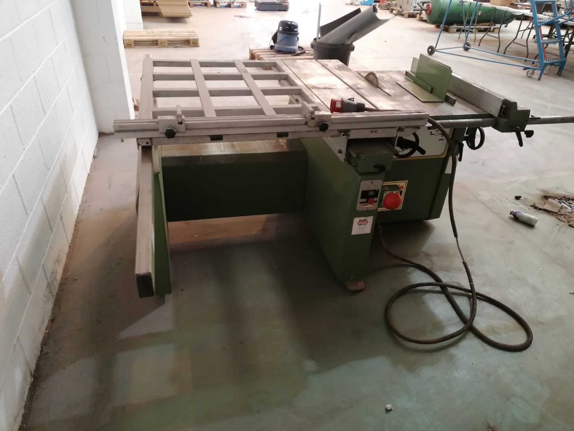 Wadkin Model sp12- Sliding table panel saw - Rise, fall and tilt saw, fixed table on right of saw - Image 3 of 7