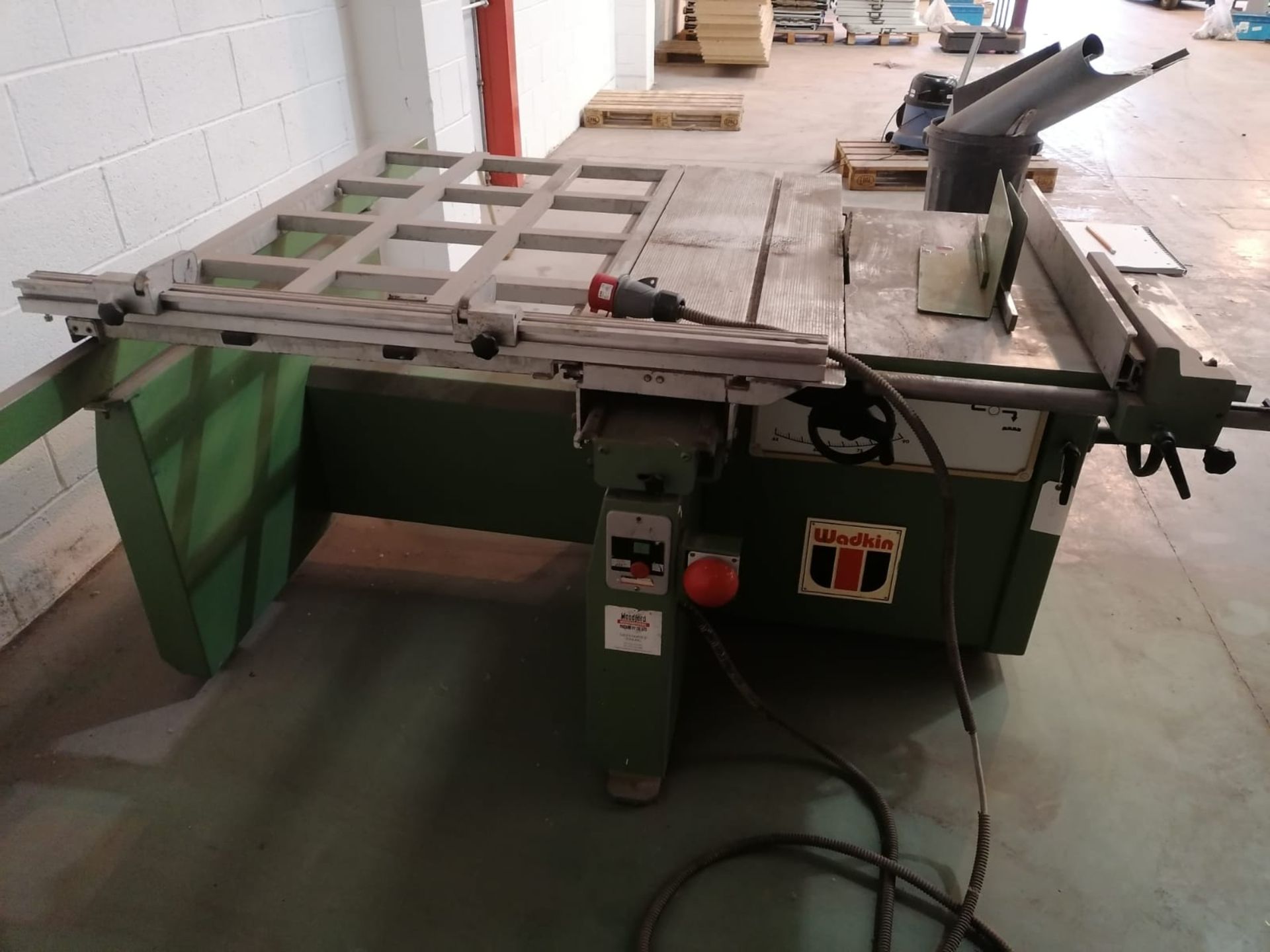 Wadkin Model sp12- Sliding table panel saw - Rise, fall and tilt saw, fixed table on right of saw - Image 2 of 7