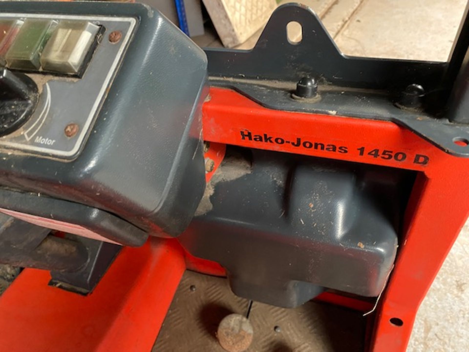 Hako Jonas Model 1450 D Ride On Sweeper - Image 5 of 7