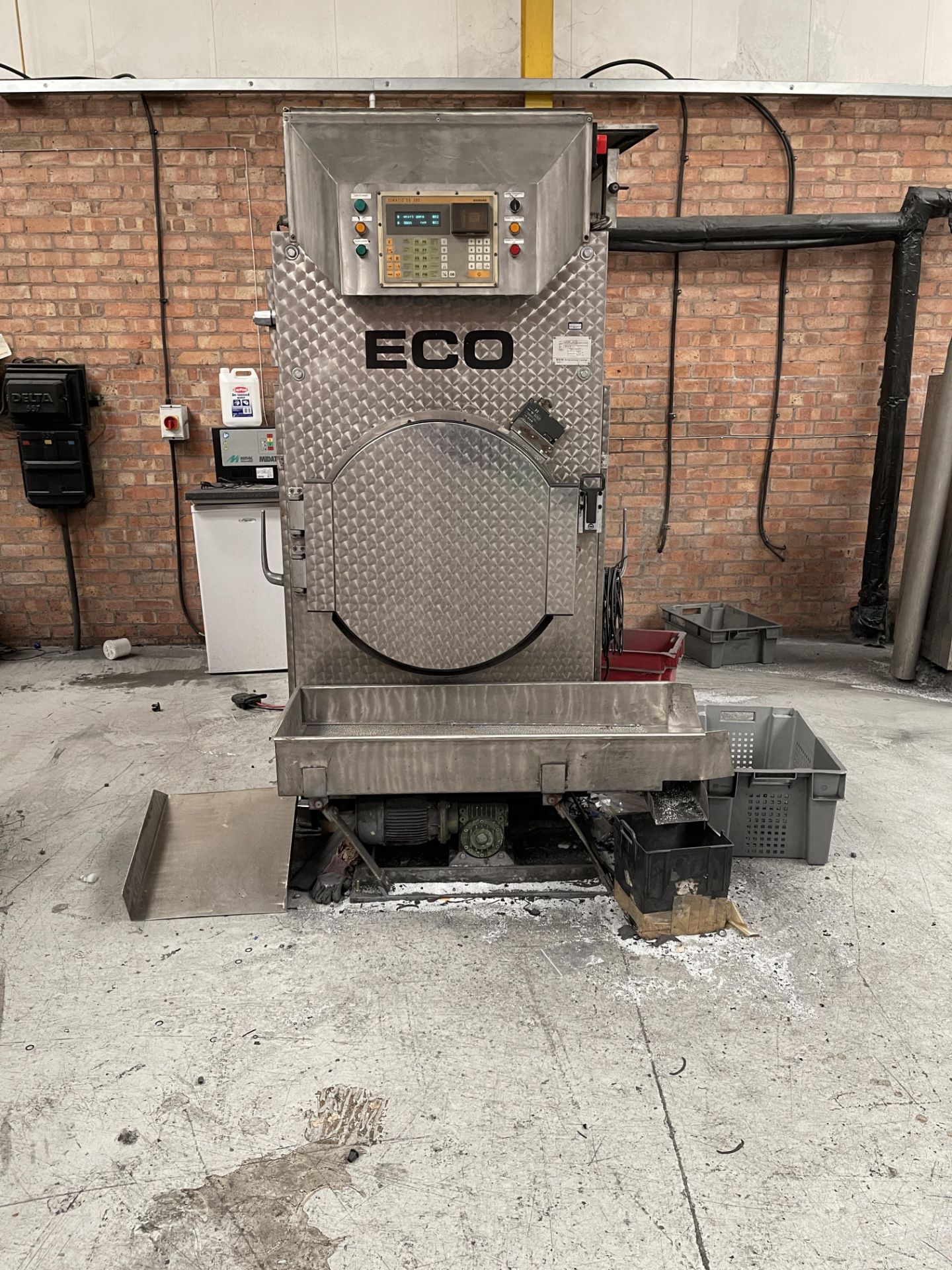 Eco Rotor TS10, Media Blasting Cryogenic Deflashing Machine