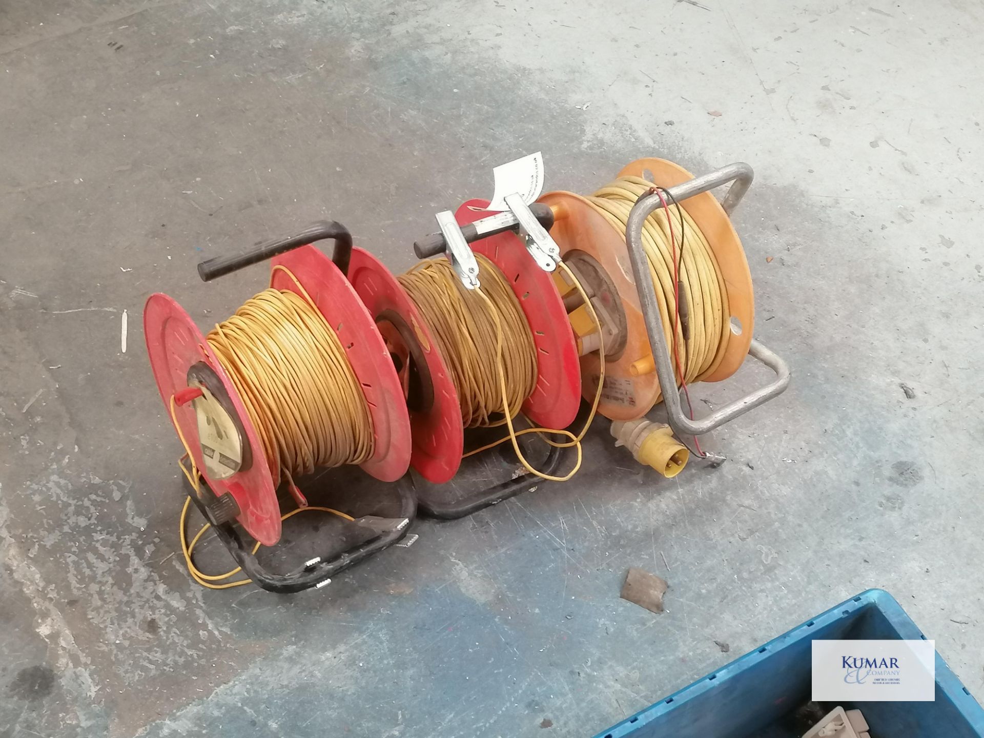 1 x 110 volt exstention cable reel and 2 x tester cables reels