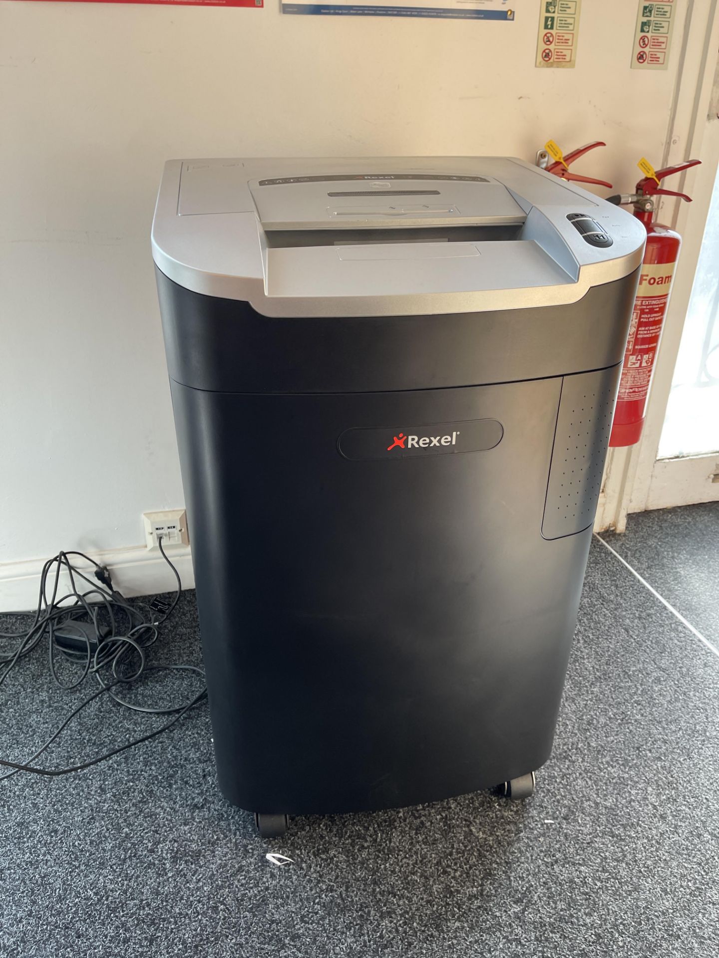 Rexel RLS32 Office Shredder,