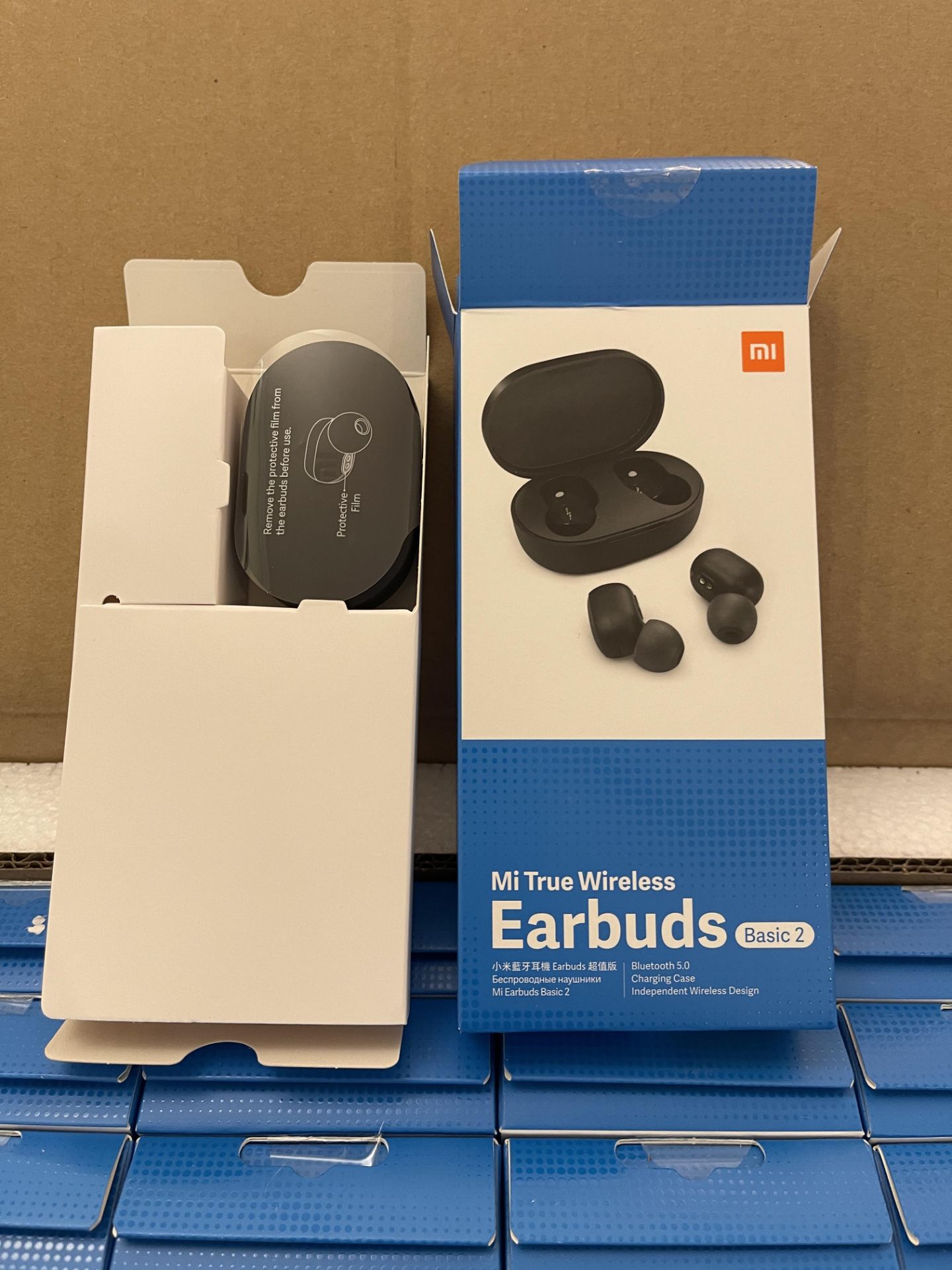 112: Mi True Wireless Earbuds with Charging Case RRP £14.99 - Brand New - Image 2 of 19