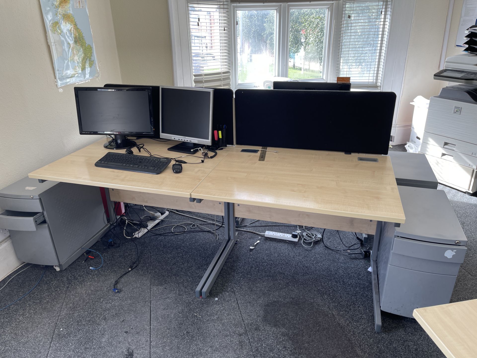 Quad Position Light Oak Effect Workstation - Image 3 of 13