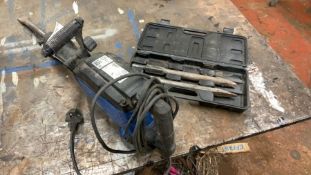 Draper Expert 1600w 230v, 15kg Breaker, Serial No.16110540 with two attachments