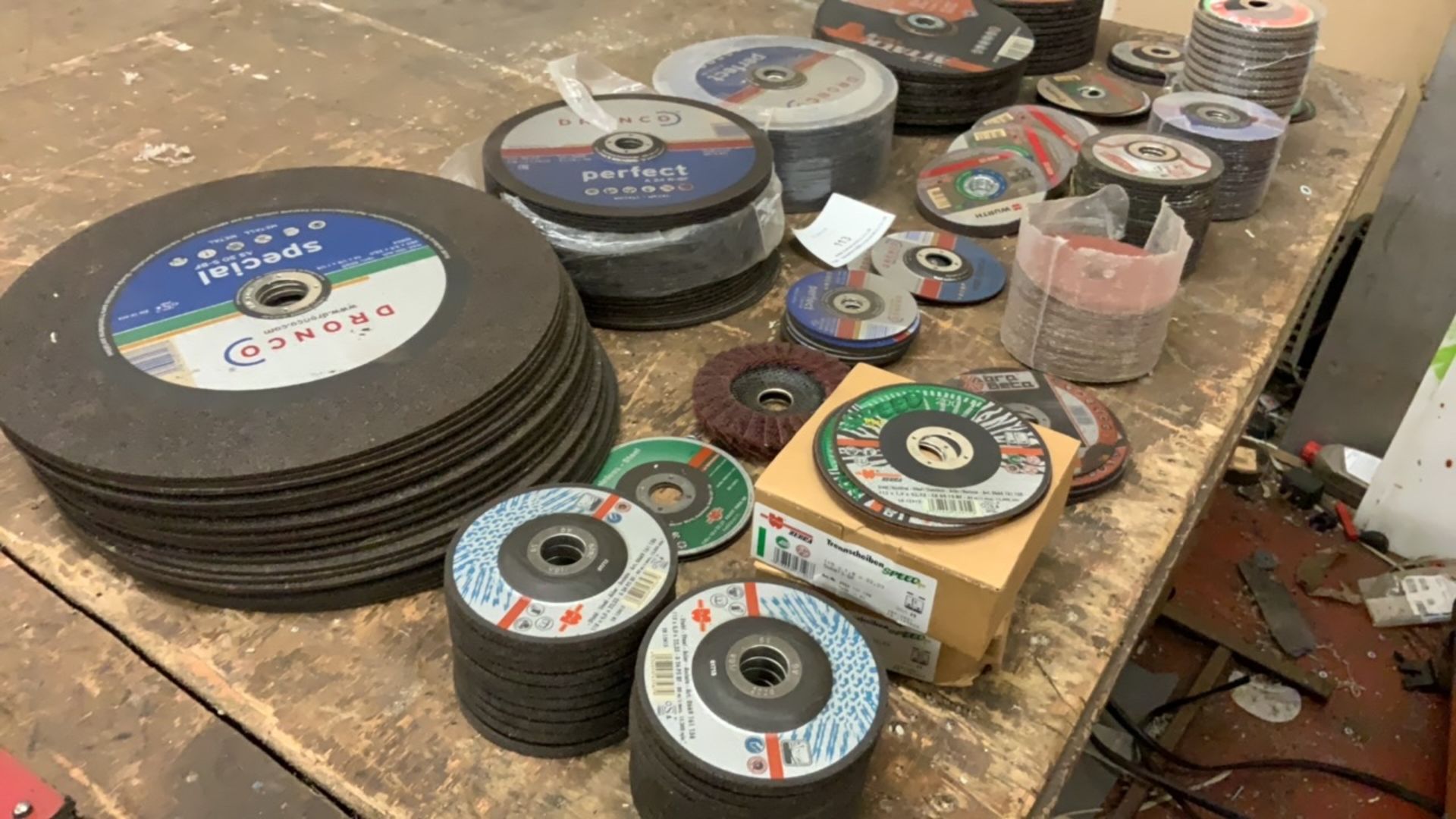 Quantity of grinding discs, various sizes - Image 12 of 20