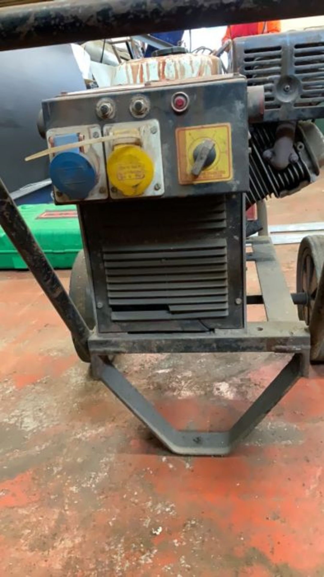 Clarke Generator Welder (Spares or Repair- Unsure if this item is operational) - Image 8 of 20