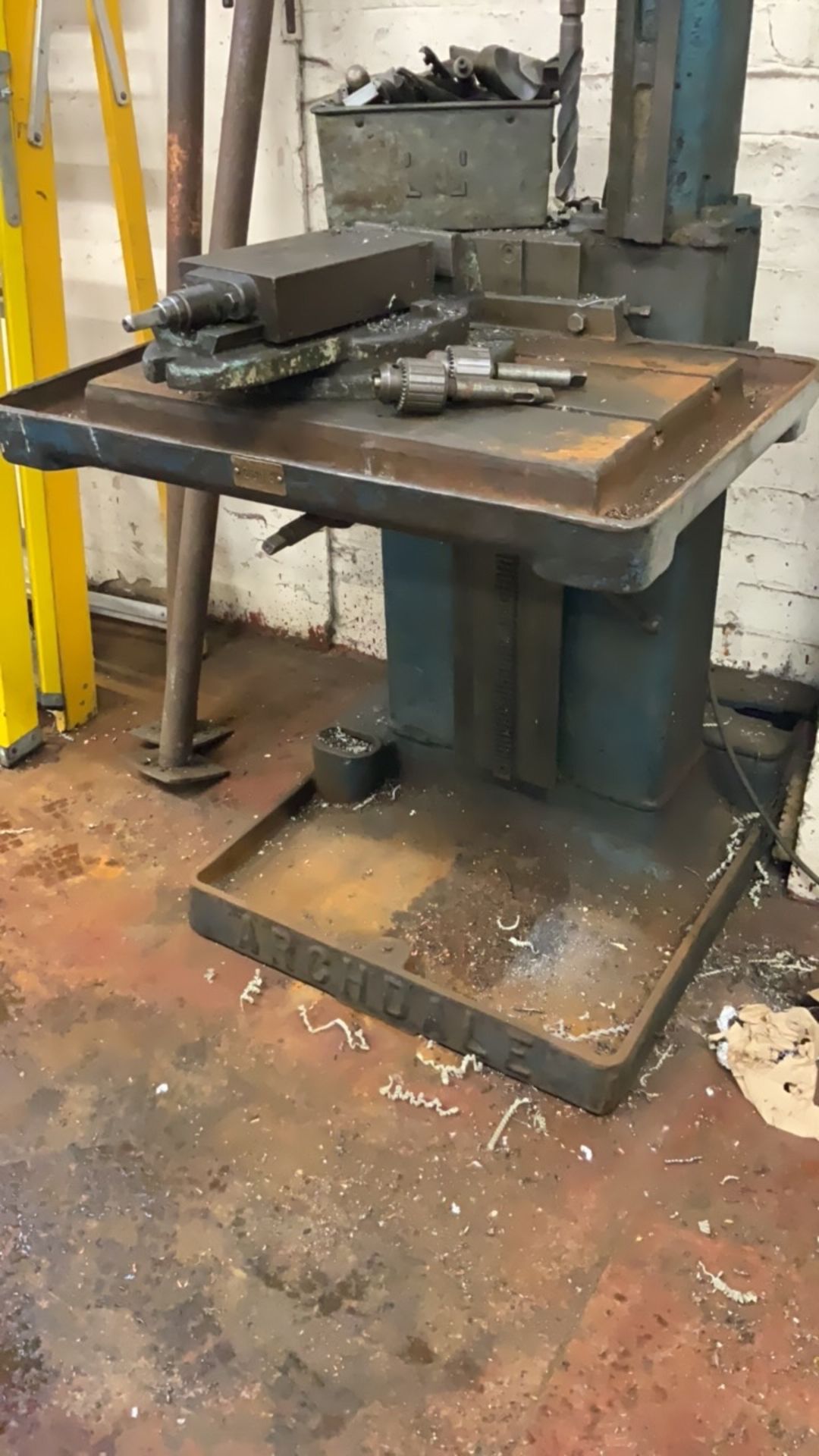 Archdale Pillar Drill with rise and fall table, adjustable gearbox settings, machine vice and box of - Image 22 of 22