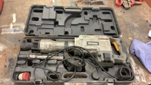 Titan Electric Breaker, 230v in carry case with attachment