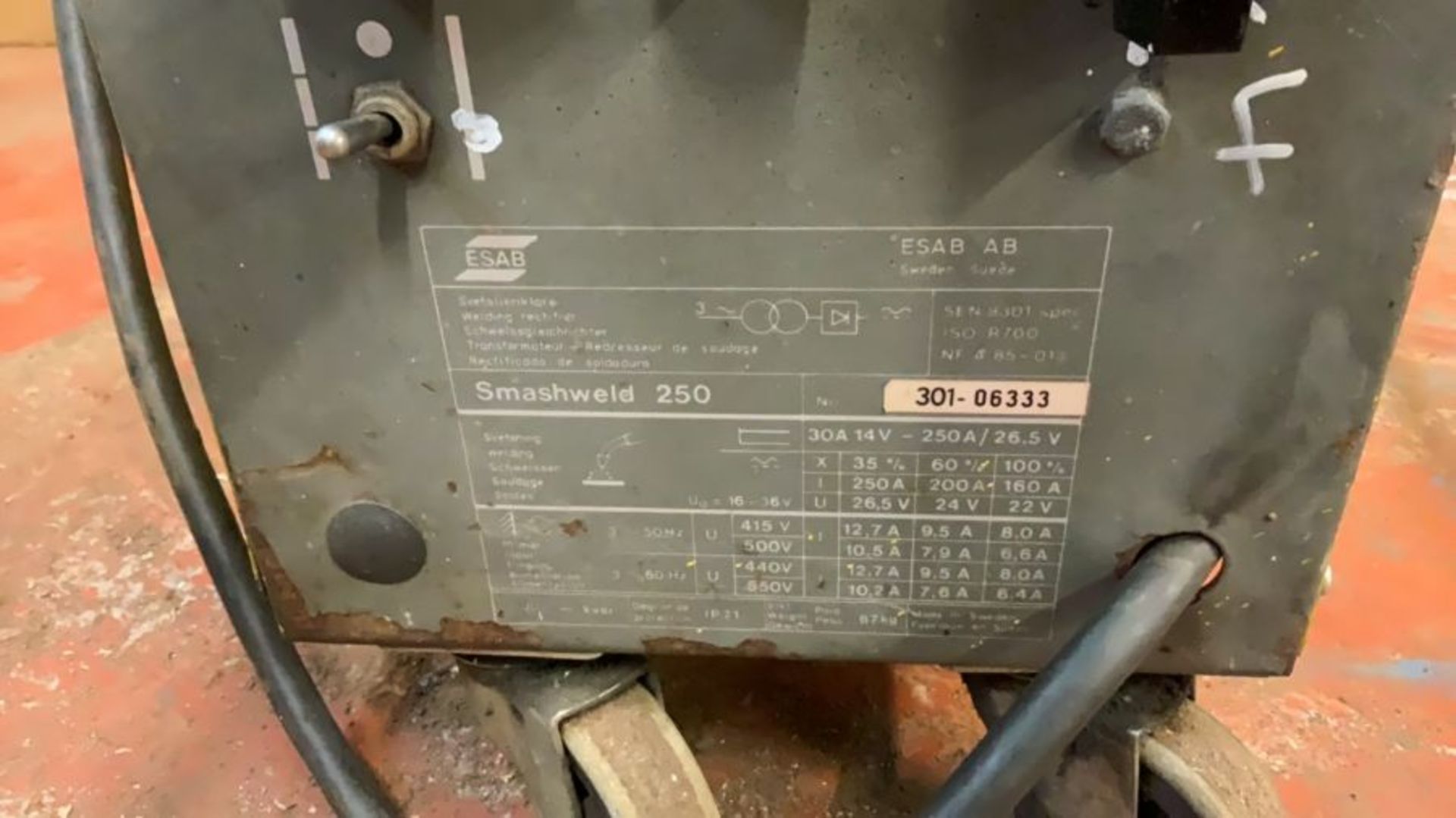 ESAB Smashweld 250, Welder, Serial No. 301-06333 with wire feed and part roll of wire - Image 4 of 14