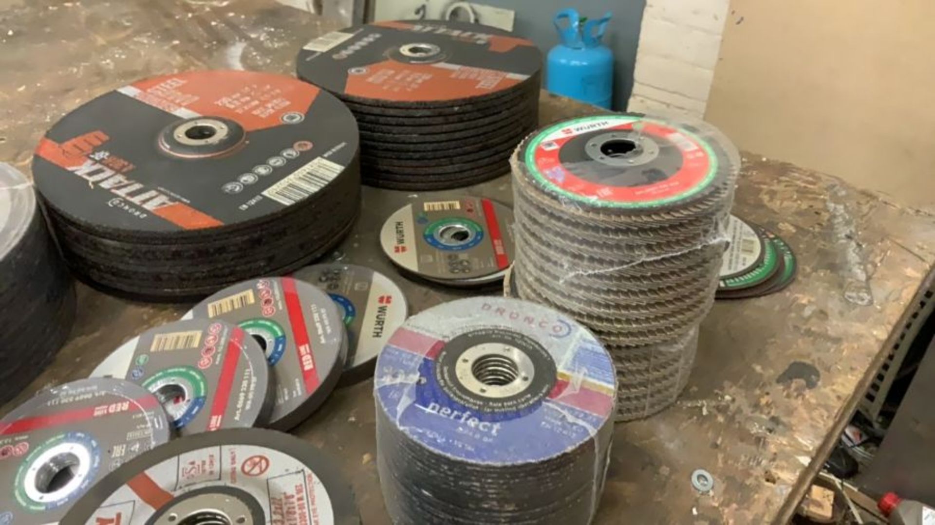 Quantity of grinding discs, various sizes - Image 5 of 20