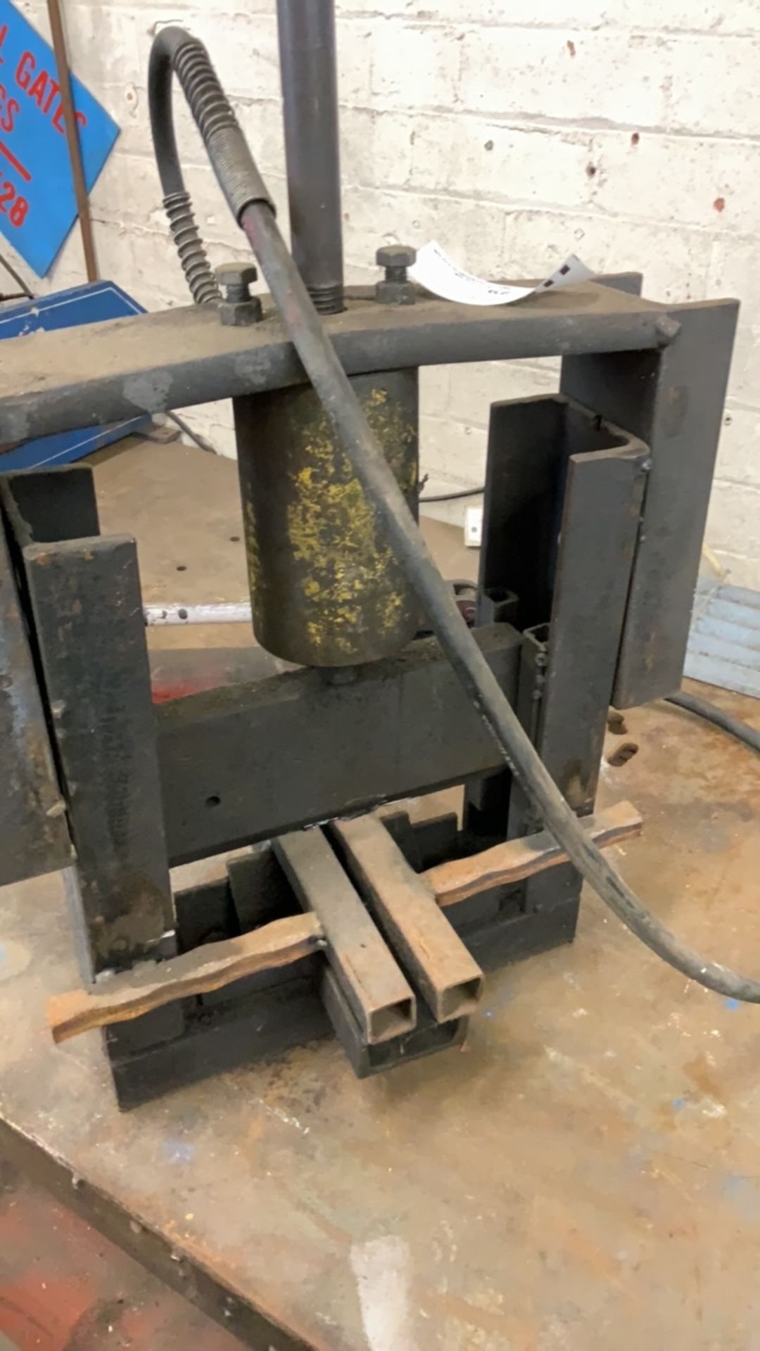 Fabricated Hand Operated Hydraulic Press - Image 10 of 10