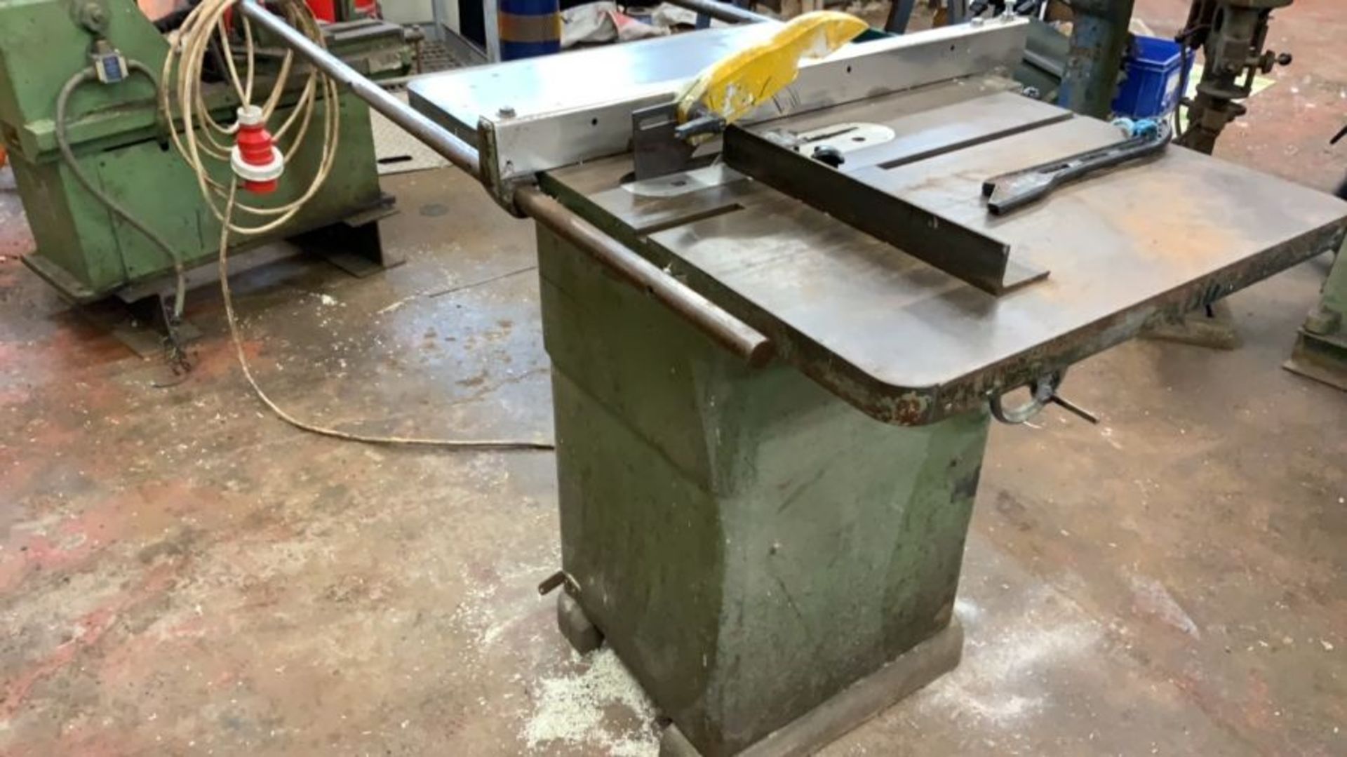 Wadkin Bursgreen Table Saw, Machine No. 2942, 3 phase electrics with 415 V Disconnection plug - Image 7 of 22