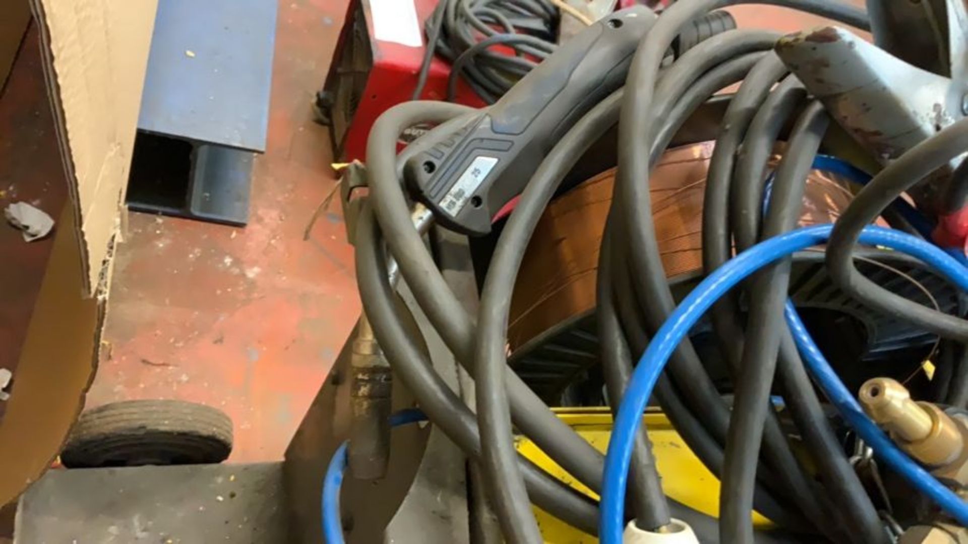 ESAB Smashweld 250, Welder, Serial No. 301-06333 with wire feed and part roll of wire - Image 6 of 14