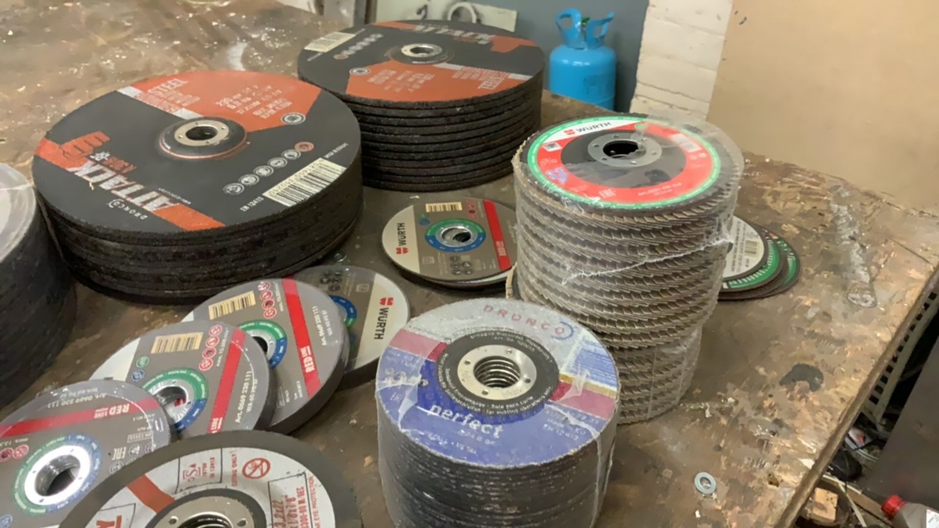 Quantity of grinding discs, various sizes - Image 15 of 20