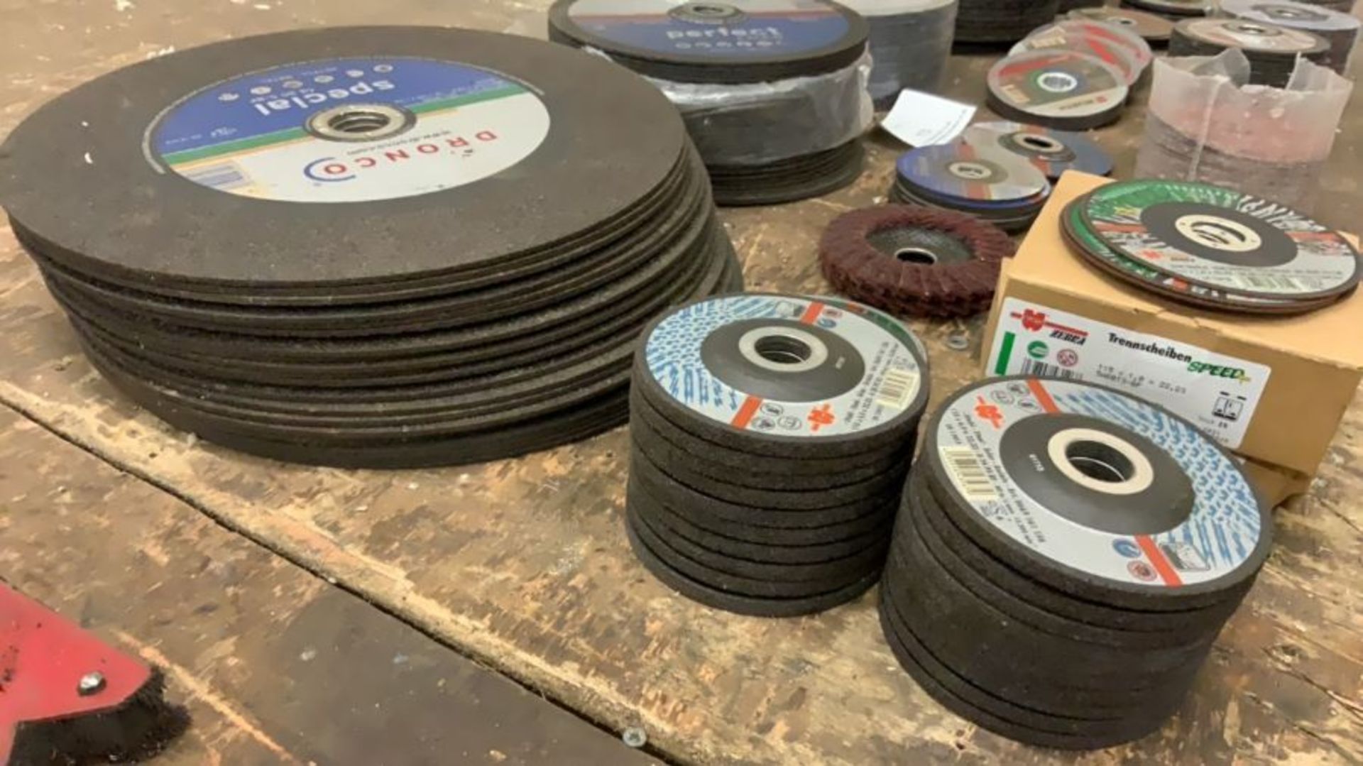 Quantity of grinding discs, various sizes - Image 9 of 20