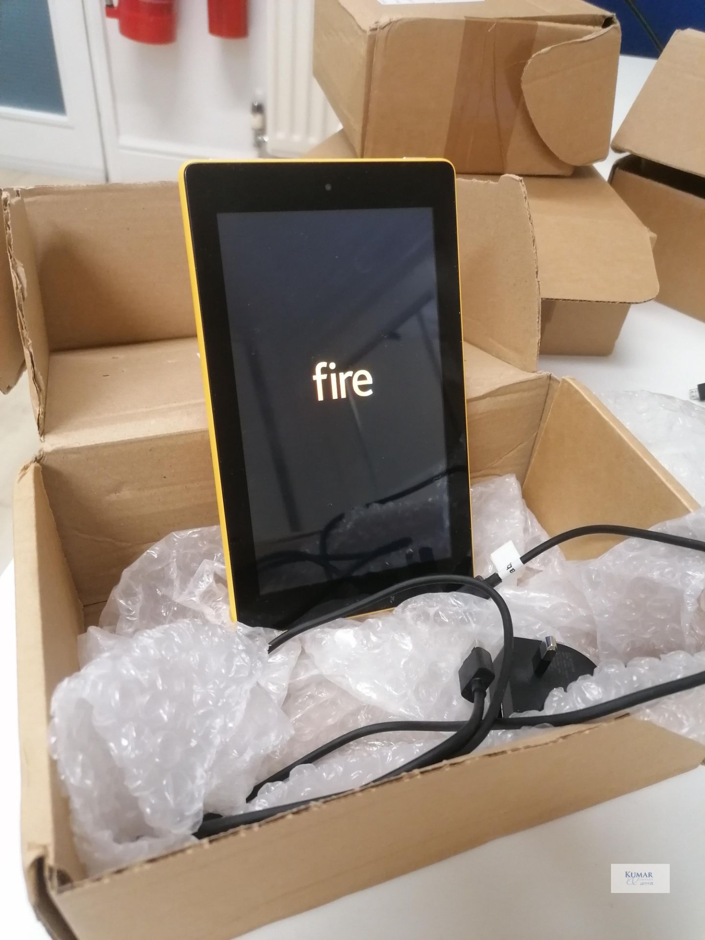 Amazon Fire 7.7" Touch screen Model No SRO43KL Updated 06 09 2019 Cable and charger