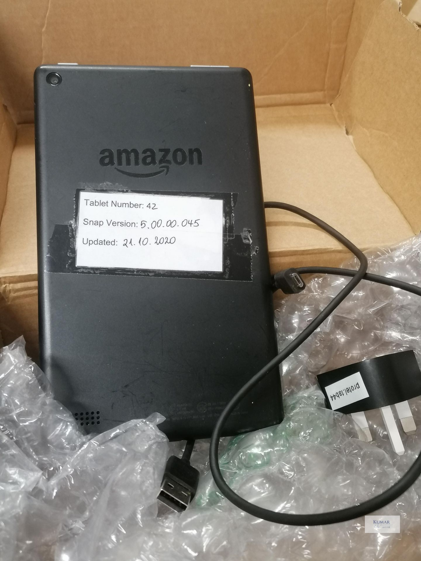 Amazon Fire 7.7" Touch screen Model No SRO43KL Updated 21 10 2020 Cable and charger - Image 2 of 3