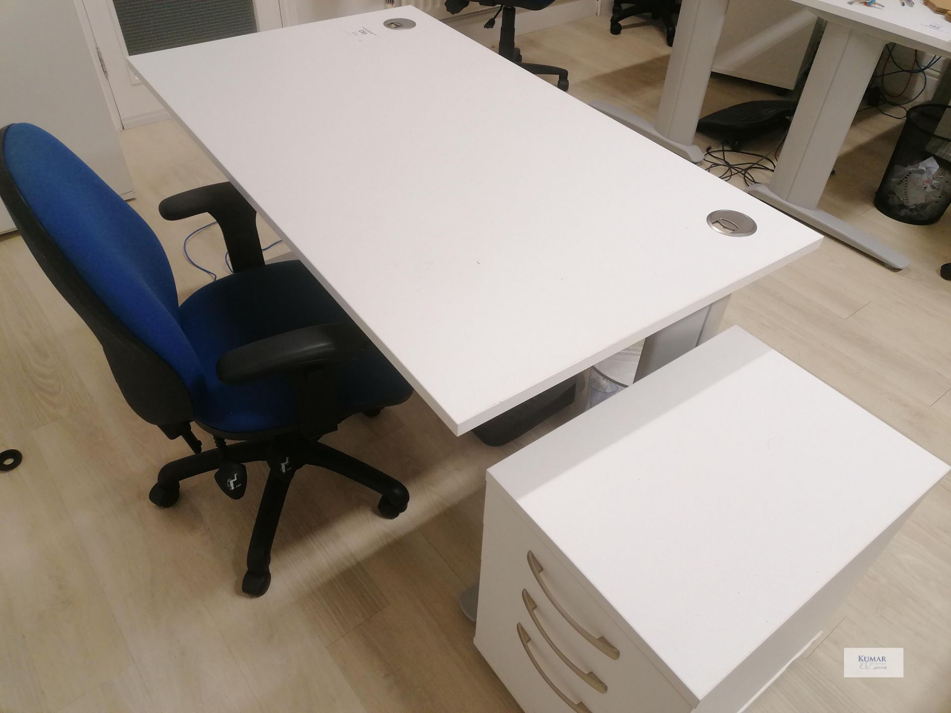 White office desk , 1 chairs and 3 draw side cabinet - Image 5 of 5