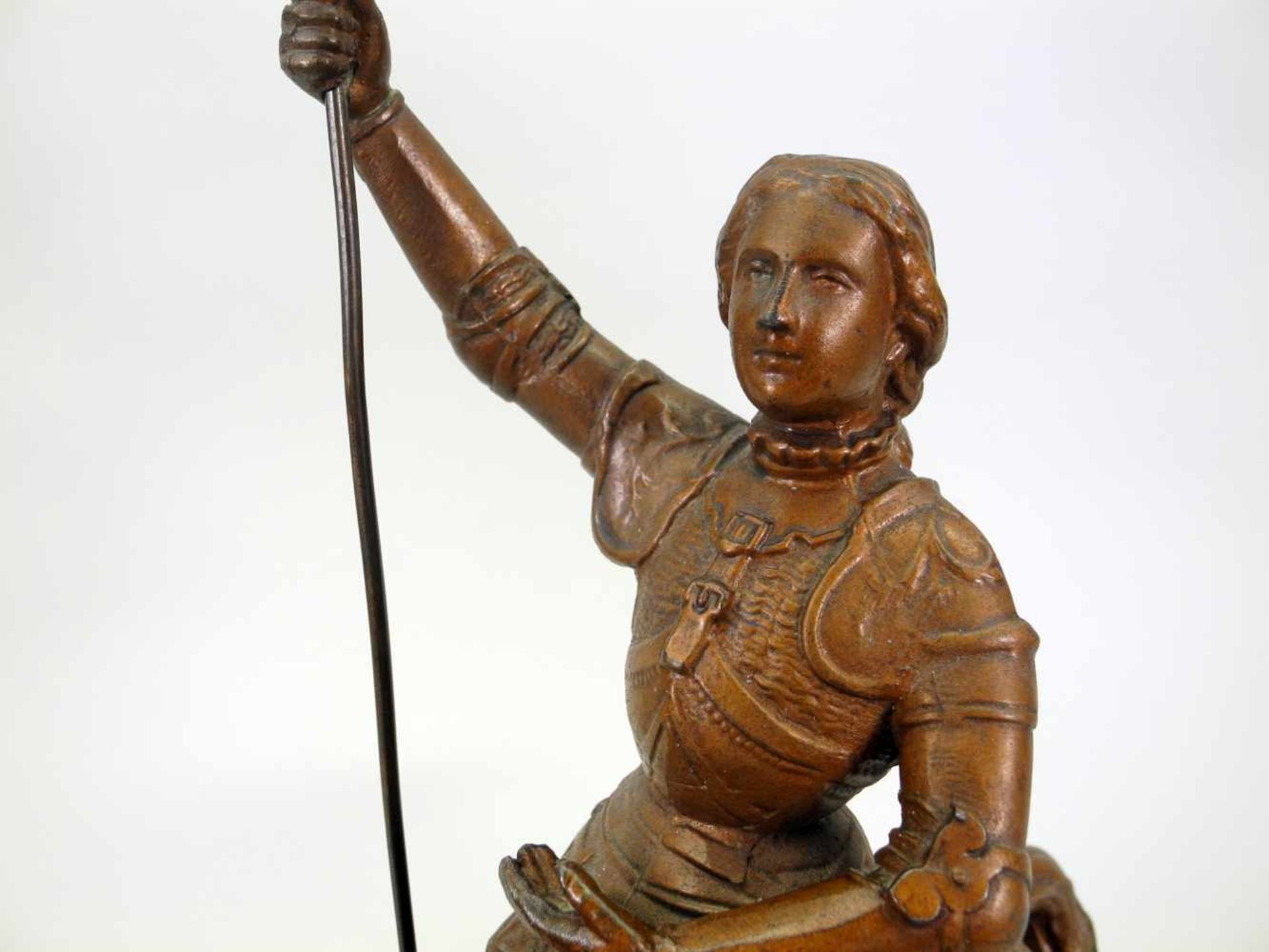 Jeanne d'ArcBronze, braun patiniert. Traditionelle Darstellung der Heldin und Heiligen - Image 4 of 6