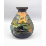 Vase mit FischerGlas, polychrom gefärbt. Bauchige Vase in Grün-, Blau- und Gelbtöne