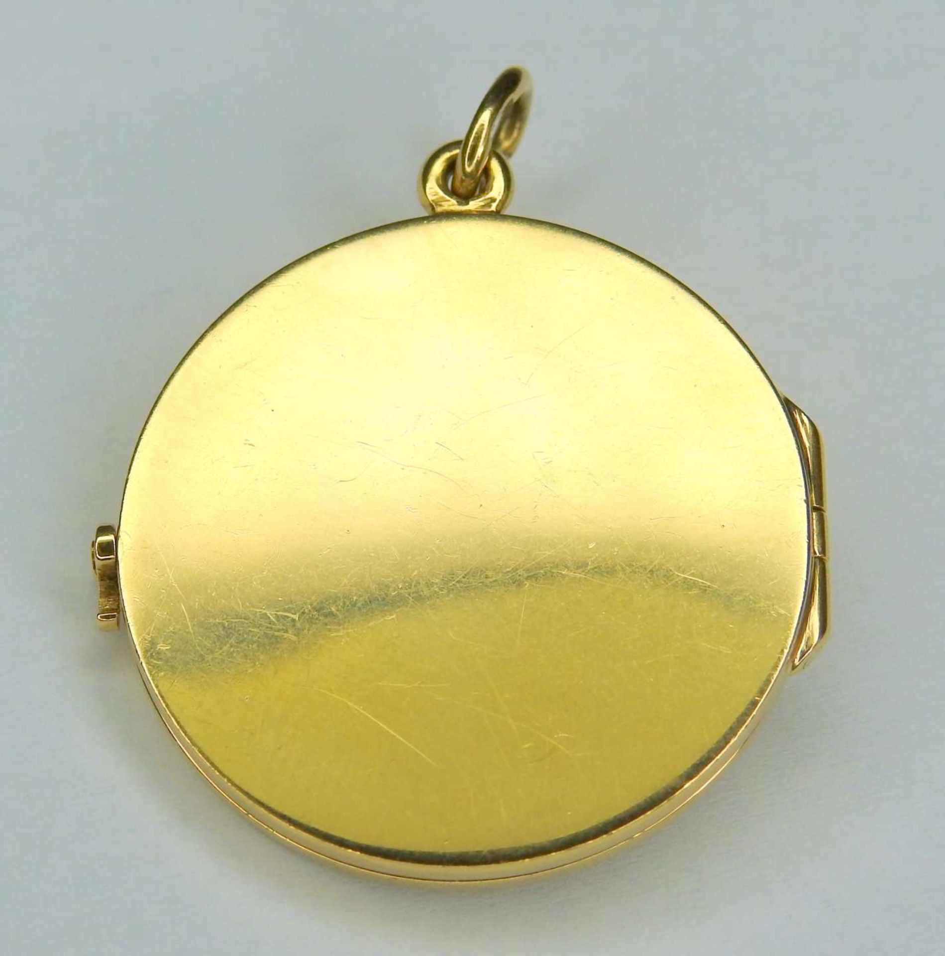 Rundes Fotomedaillon18 K Gelbgold. Rundes Medaillon mit mittigem Diamantbesatz von ca. - Bild 4 aus 4