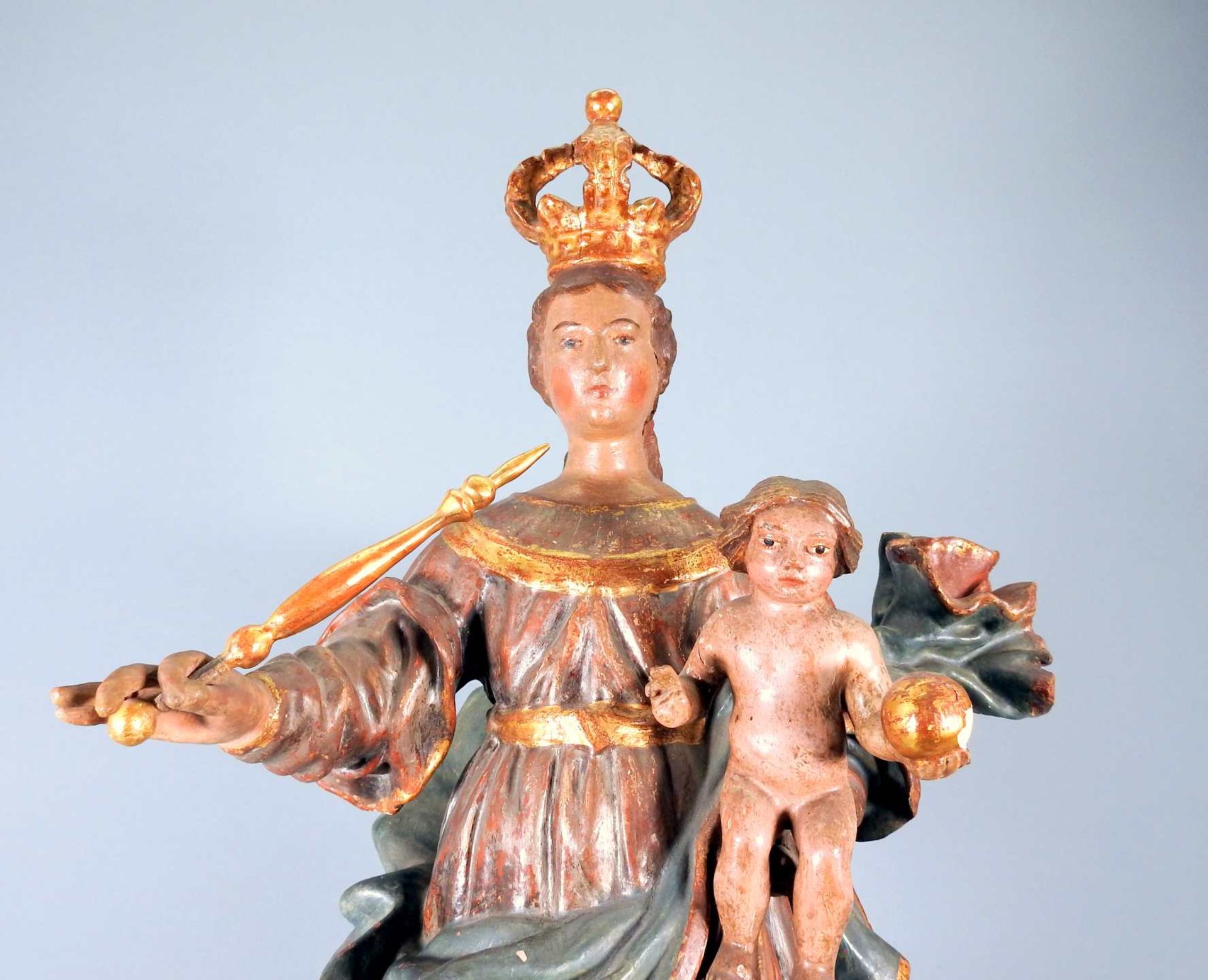 Madonna ImmaculataHolz, handgeschnitzt, polychrom und goldstaffiert. Auf einer 6-eckig - Bild 3 aus 8