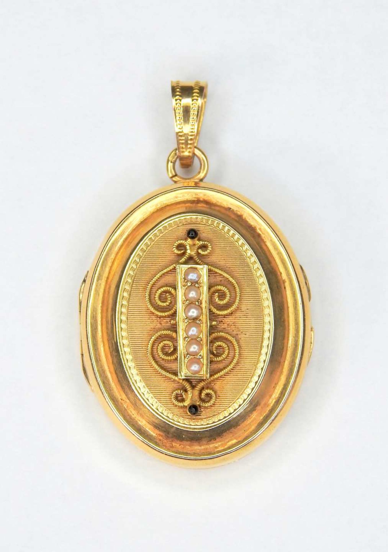Biedermeier Fotomedaillon14 K Gelbgold. Rundes Medaillon mit mittigem Perlen-Besatz. M