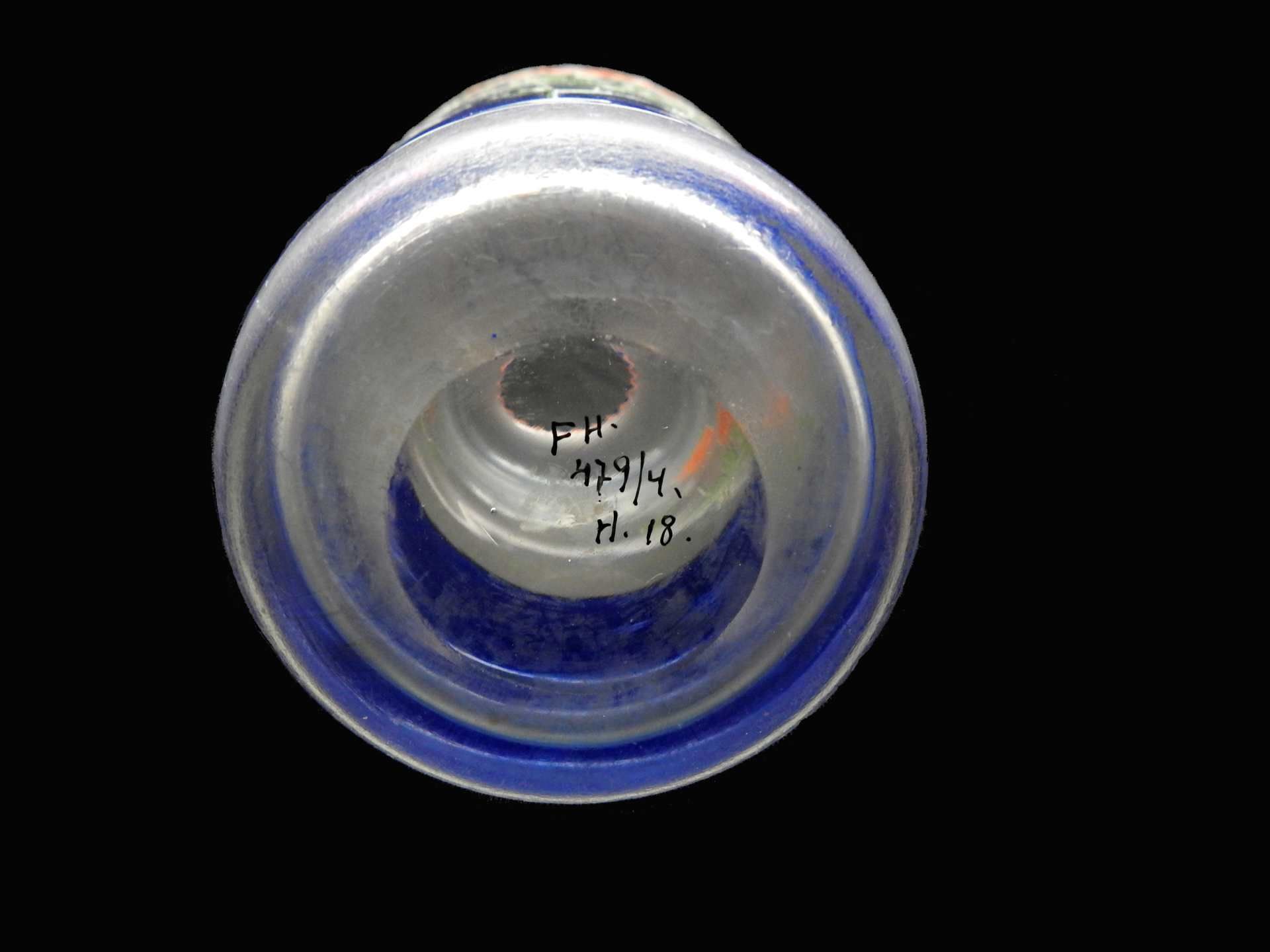 Steinschönau, Vase mit Klatschmohn-Motiv Satiniertes Glas. Am Boden „FH 479/4. H 18“ markiert. Die - Bild 4 aus 5