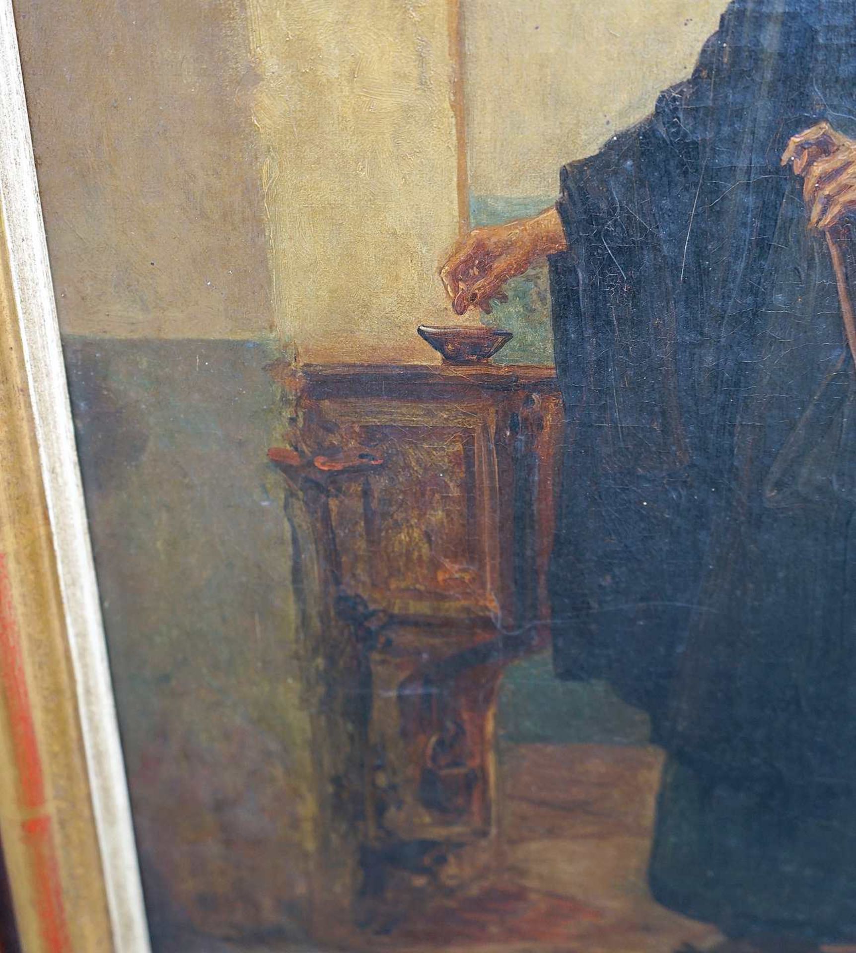 Kircheninterieur Öl/Leinwand. Eine alte Dame in schwarzem Gewand legt in einer Kirche - Bild 3 aus 6