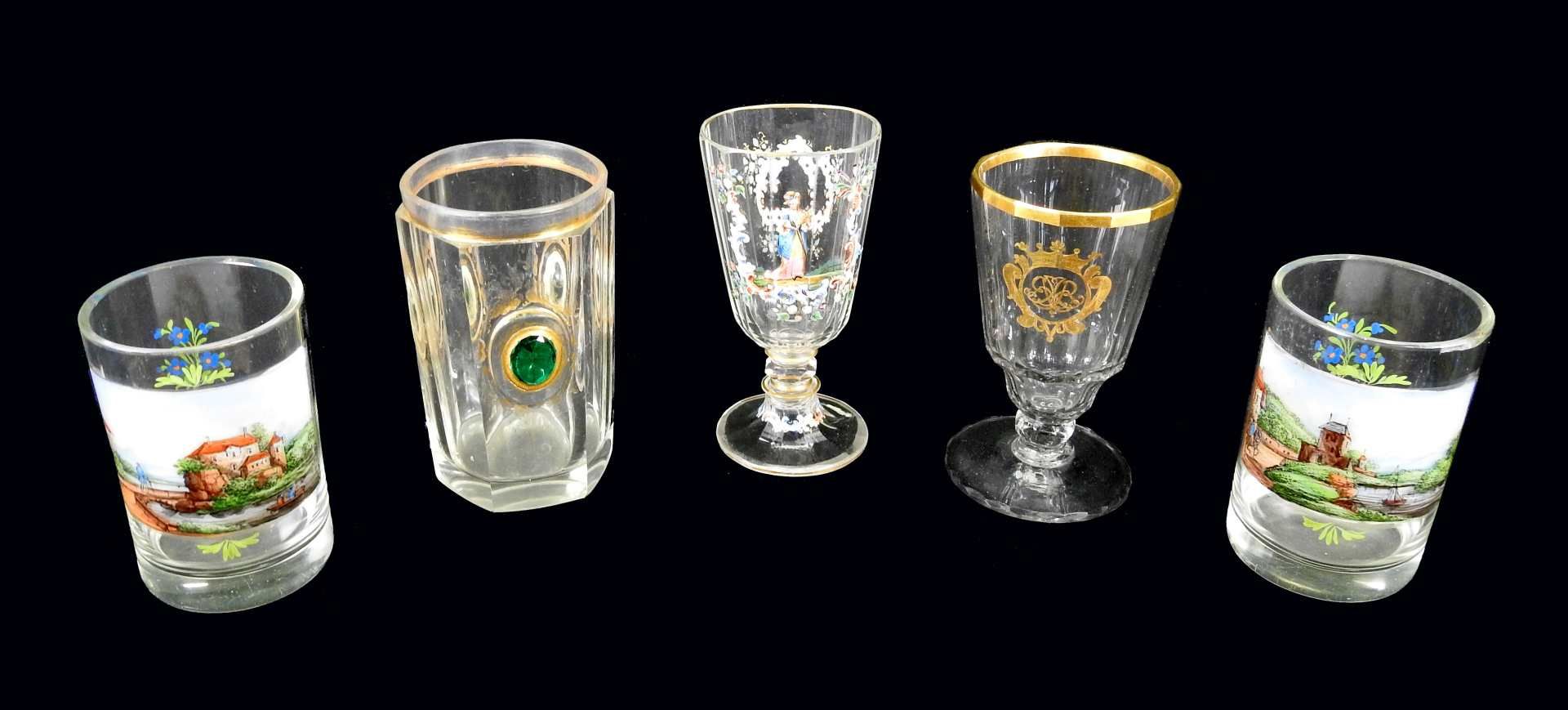 Konvolut von Gläsern Glas. Konvolut bestehend aus 5 Gläsern, darunter 2 Becher aus d