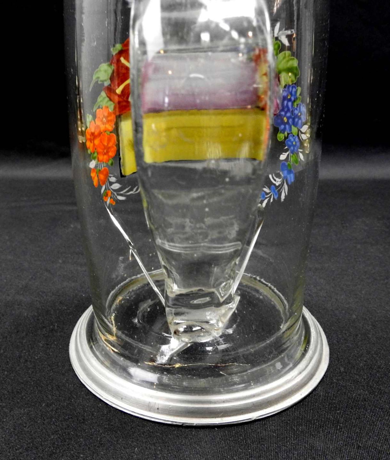 Konvolut von vier Hochzeitskrügen Farbloses Glas mit polychromer Emaillemalerei und e - Image 13 of 17