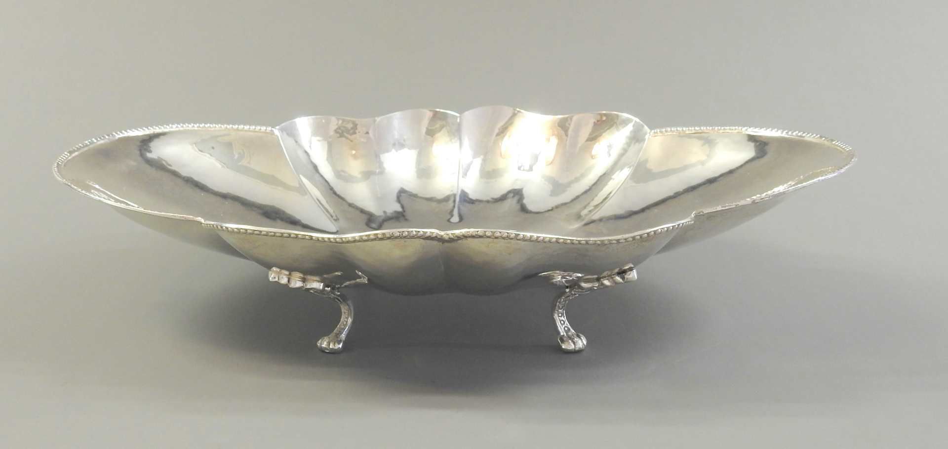 Elegante Anbietschale Silber 800, am unteren Rand mit Feingehaltsstempel und italienis