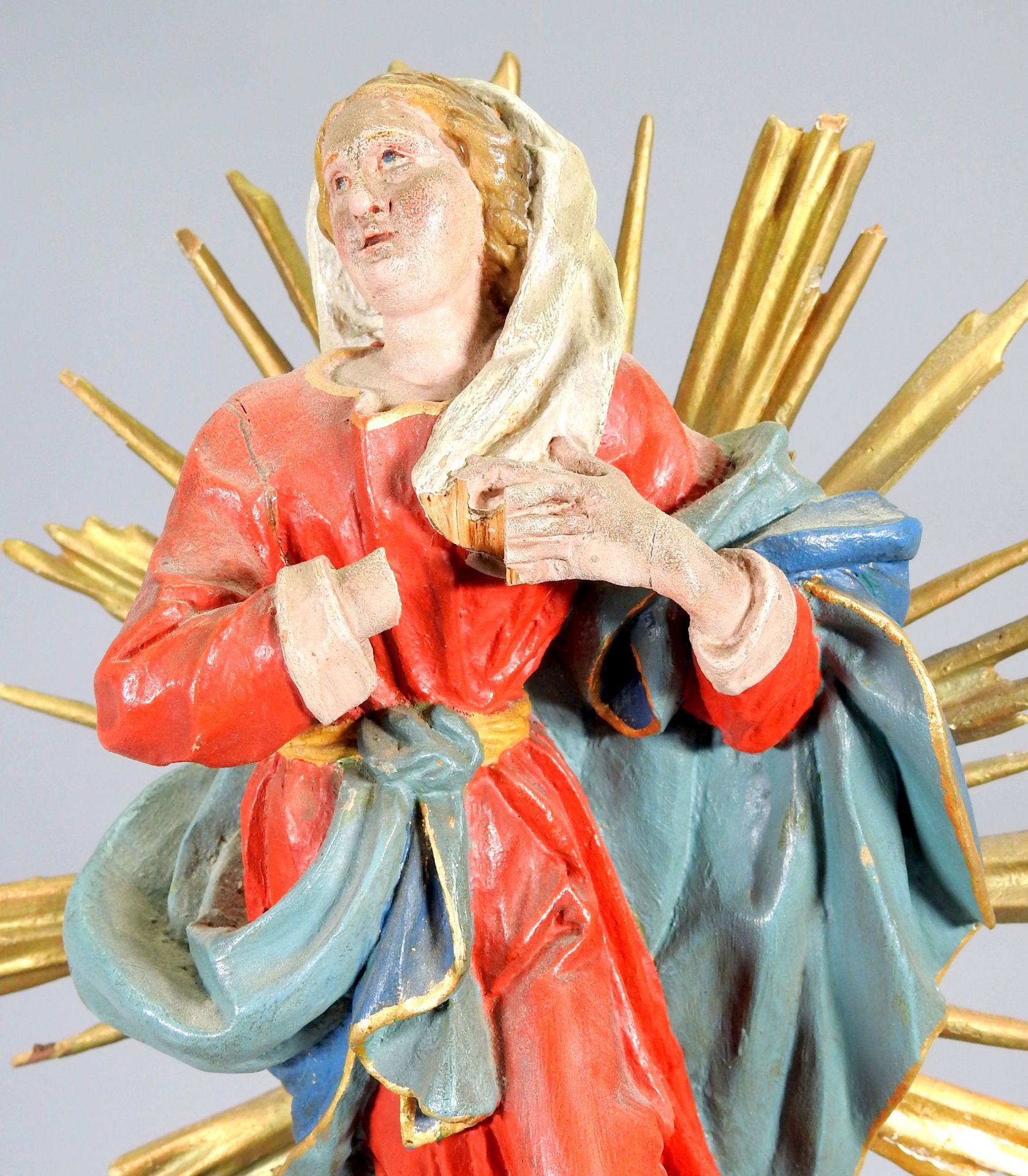 Mondsichelmadonna Holz geschnitzt, polychrom gefasst und goldstaffiert. Auf der Weltku - Image 4 of 6