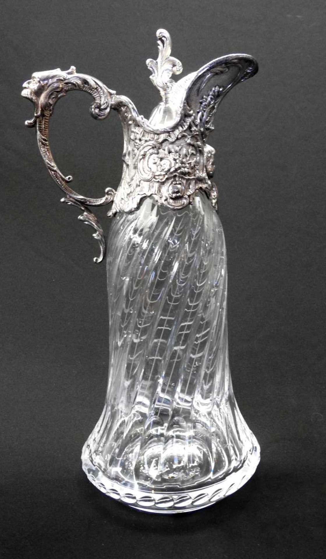 Geschwungene Glaskaraffe Glas, farblos mit leicht gedrehtem Schliffdekor. Silbermontur - Image 11 of 13