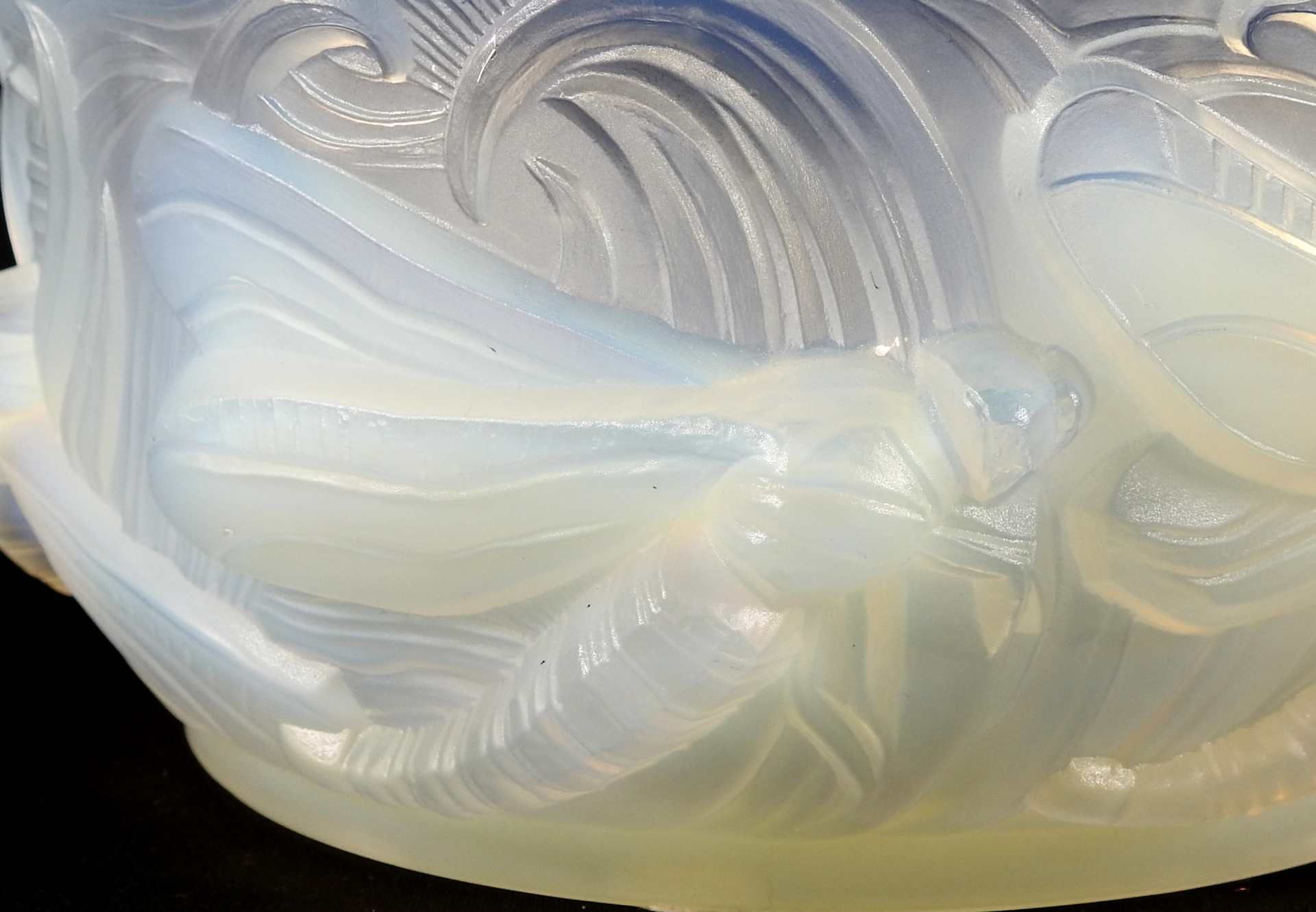 Verlys, Art déco-Schale Opalglas, mattiert im Spiegel signiert. Runde Schale, umlaufe - Image 9 of 9
