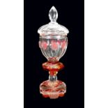 Pokal aus Kristallglas Kristallglas, farblos und teilweise rosa bemalt. Mehrpassiger W