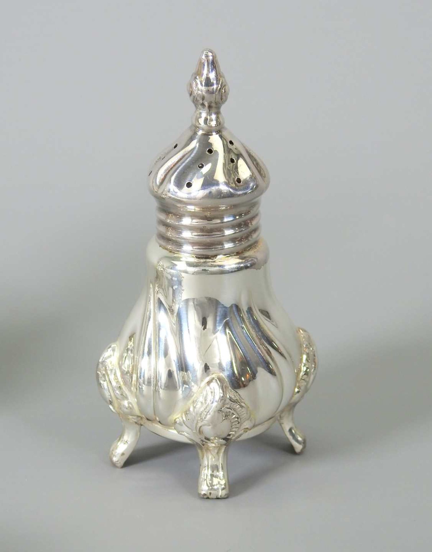 Feine Salz- und Pfefferstreuer Silber Sterling, am Boden mit Feingehaltsstempel, Halbm - Image 4 of 4