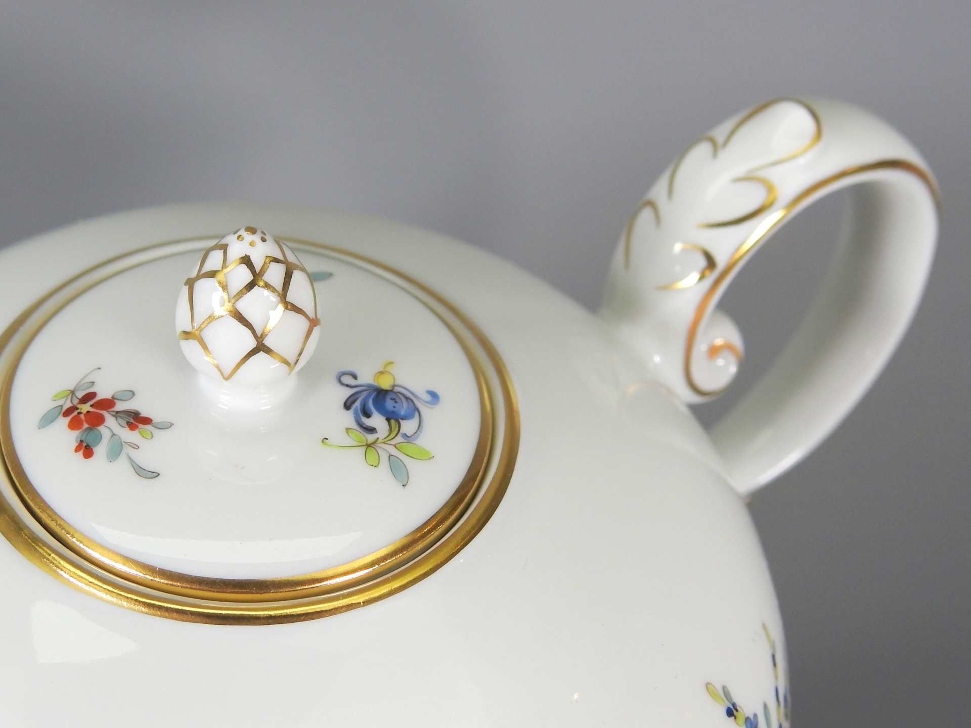 Höchst, Paar Teekännchen Porzellan, am Boden mit blauer Marke und „Hajdu Terer“ - Bild 7 aus 9