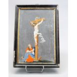 Die Kreuzigung Nonnenspiegel mit der polychromen Darstellung der Kreuzigung Christi mi
