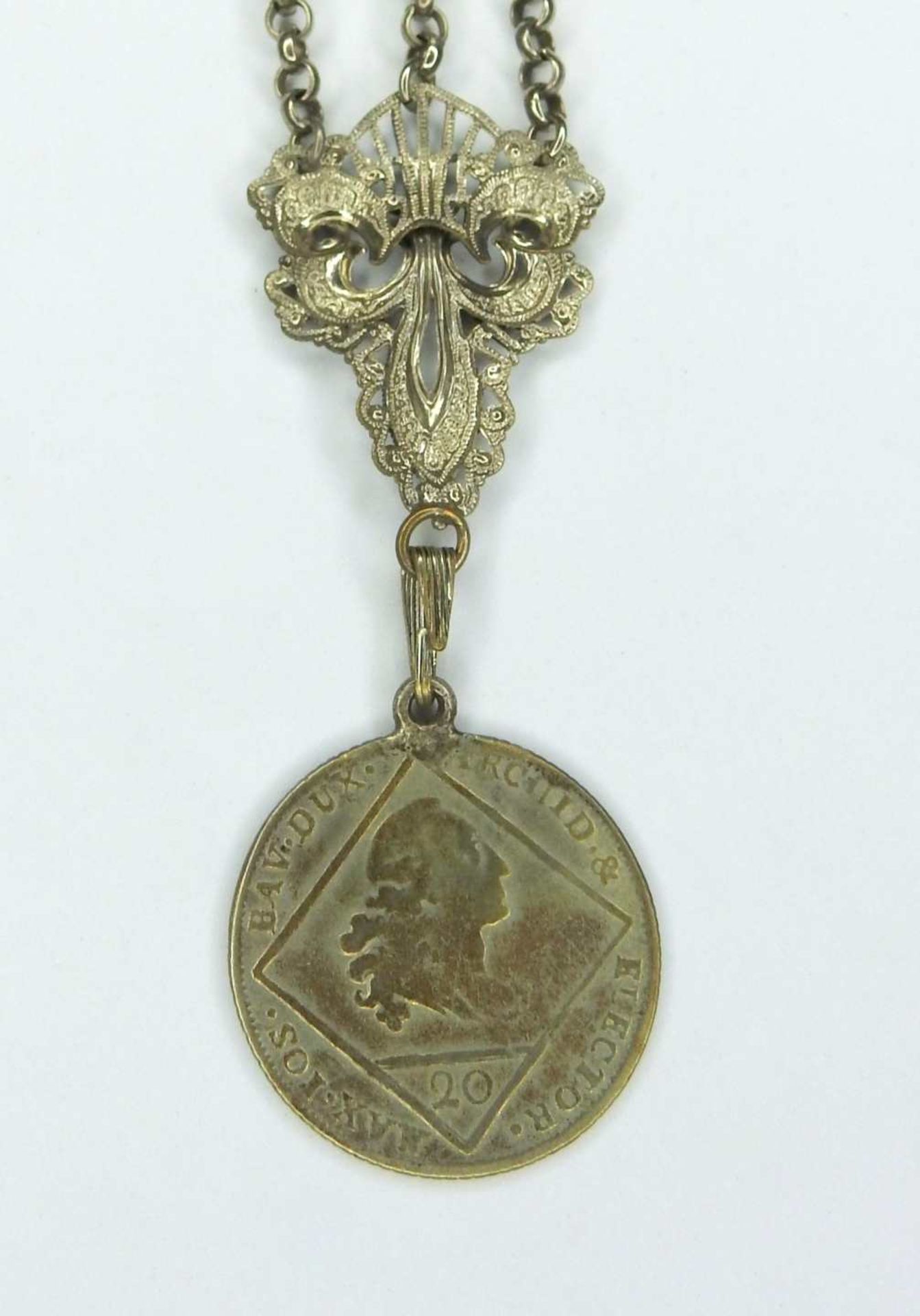 Konvolut von Silber- und Trachtenschmuck Das Konvolut besteht aus 1 Kette mit verschie - Image 6 of 8