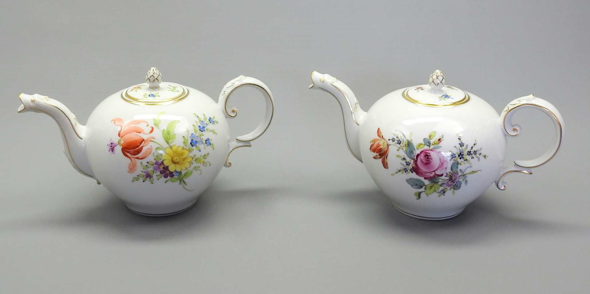 Höchst, Paar Teekännchen Porzellan, am Boden mit blauer Marke und „Hajdu Terer“ - Bild 3 aus 9