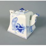 Chinesische Teekanne Porzellan, am Boden mit unterglasurblauer Marke versehen. Figürl