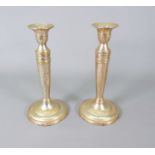 Paar elegante Kerzenleuchter Silber plated, weighted. 1-flammige runde Standleuchter m