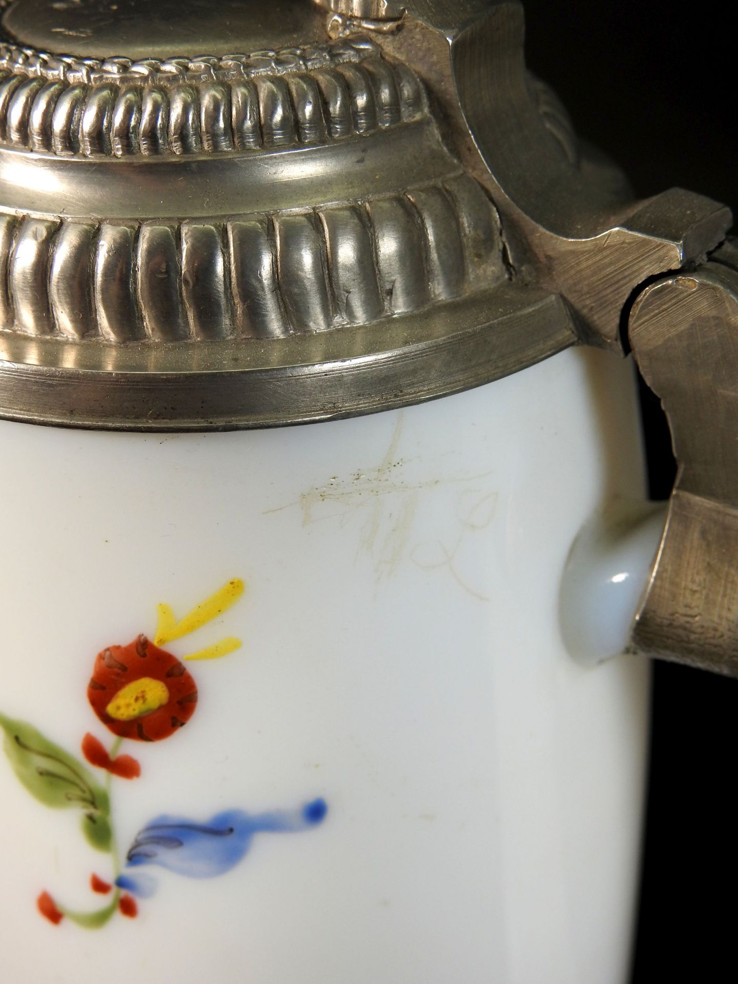 Konvolut von sieben Milchglas-Krügen Weißliches Milchglas. Das Konvolut besteht aus - Image 18 of 18