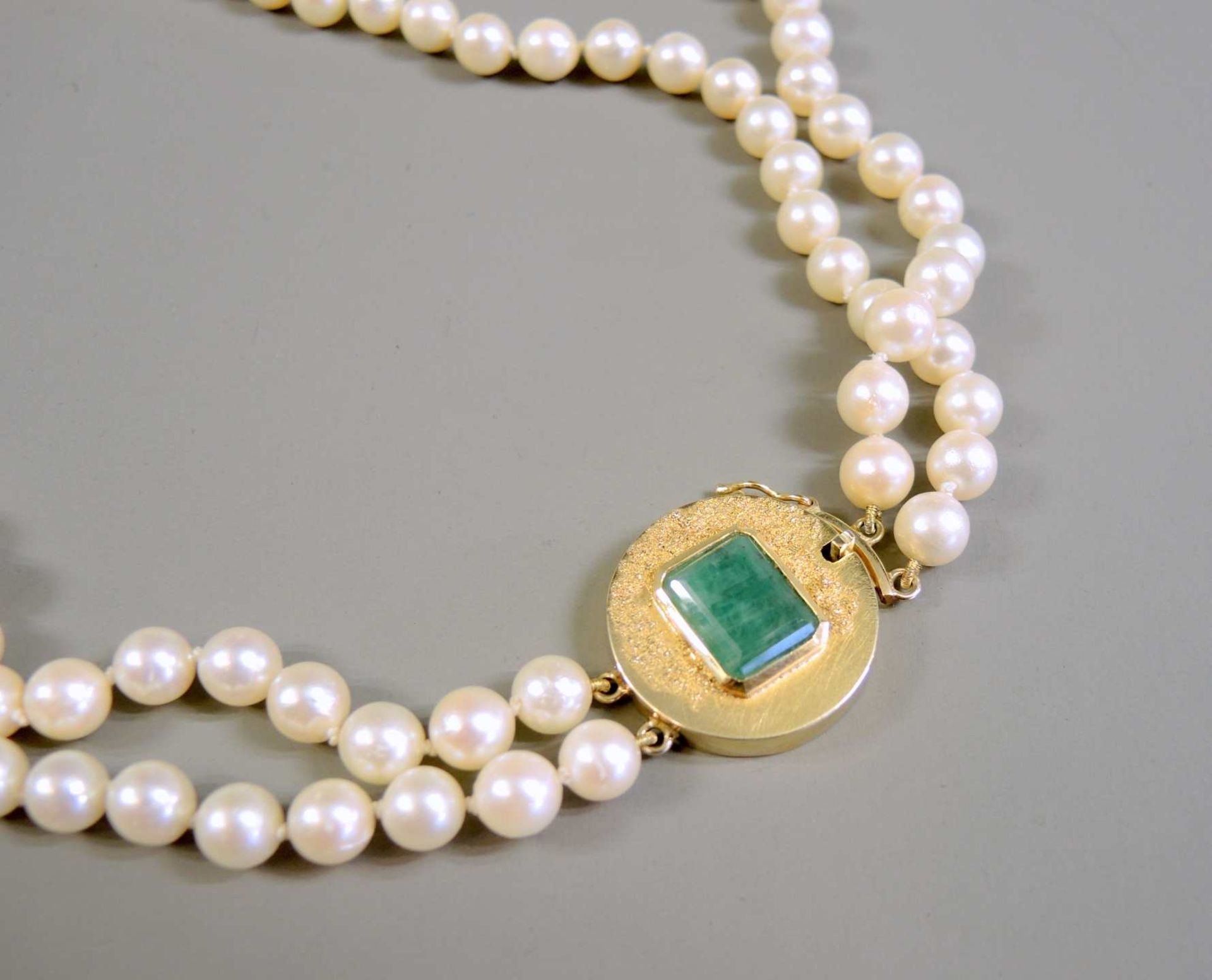 Stilvolles Perlencollier mit Schmuckschließe 14 K Gold, gestempelt. Schmuckschließe - Bild 2 aus 3